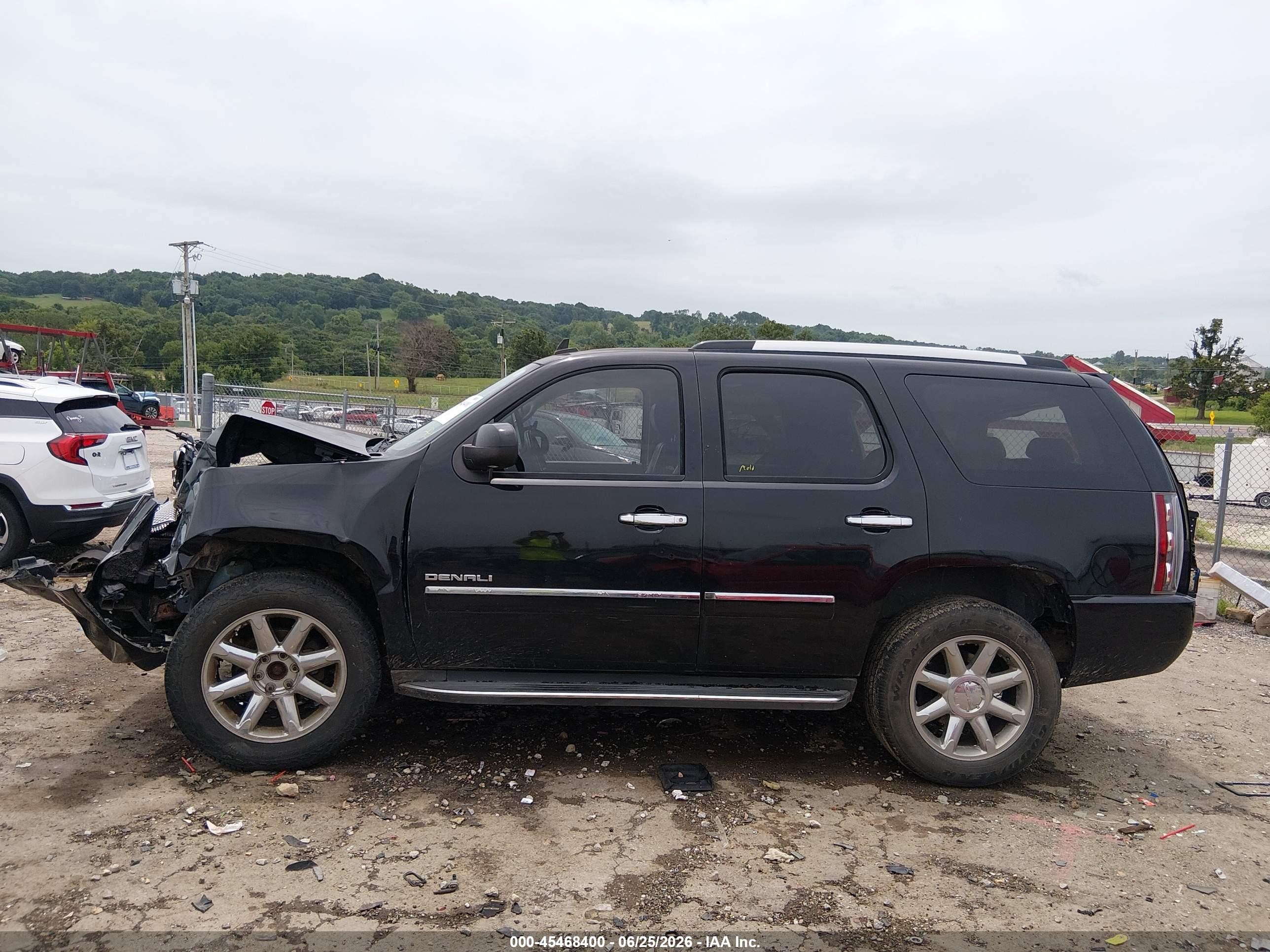 2011 Gmc Yukon Denali Black vin: 1GKS2EEF3BR168036