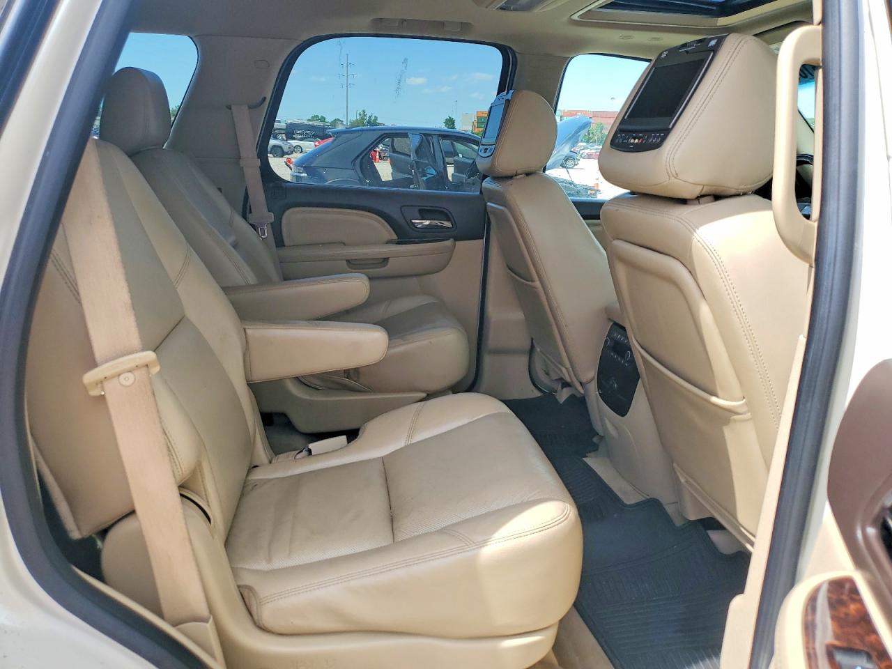 2011 Gmc Yukon Denali Cream vin: 1GKS2EEF3BR186911