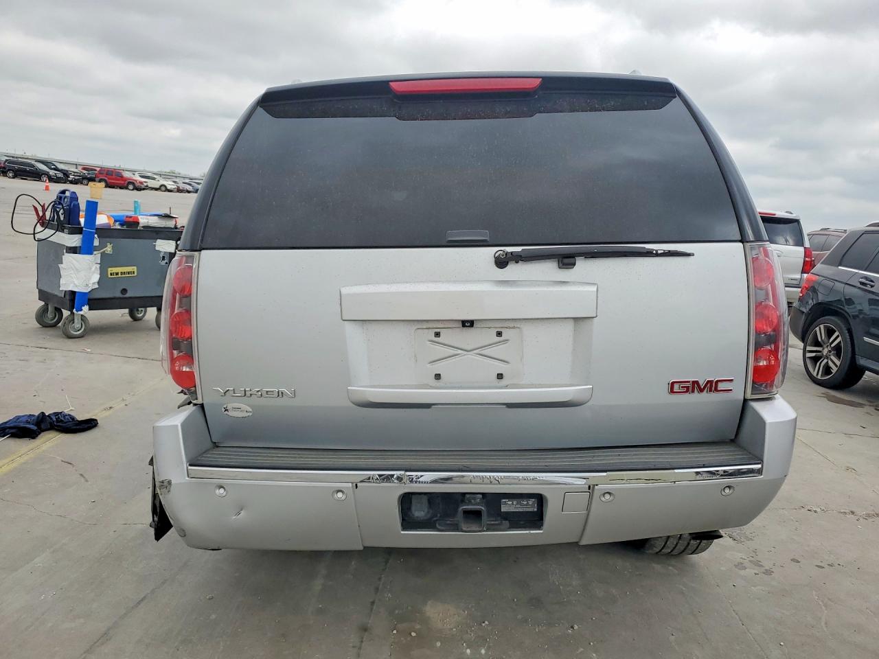 2013 Gmc Yukon Denali Silver vin: 1GKS2EEF3DR154723