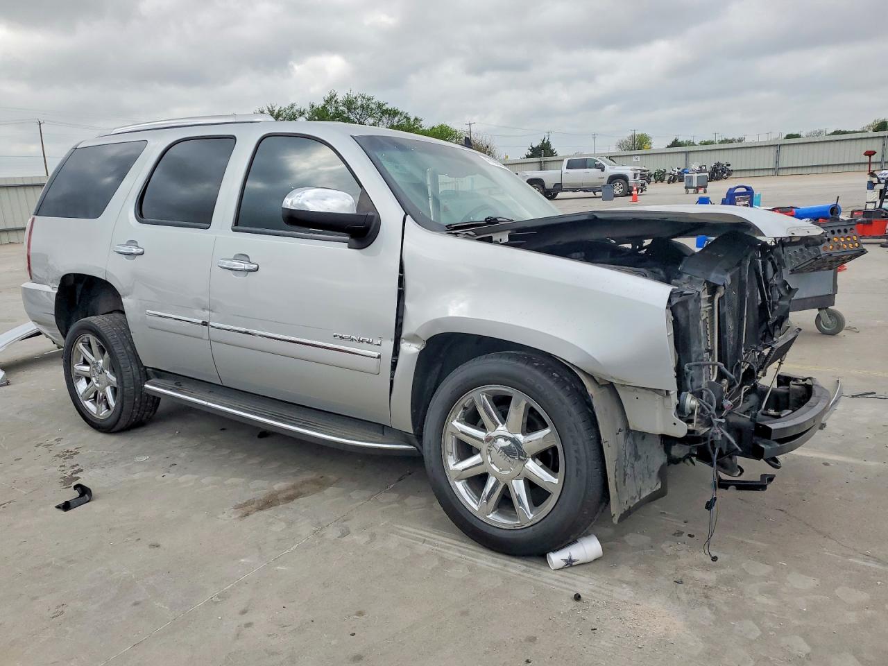 2013 Gmc Yukon Denali Silver vin: 1GKS2EEF3DR154723