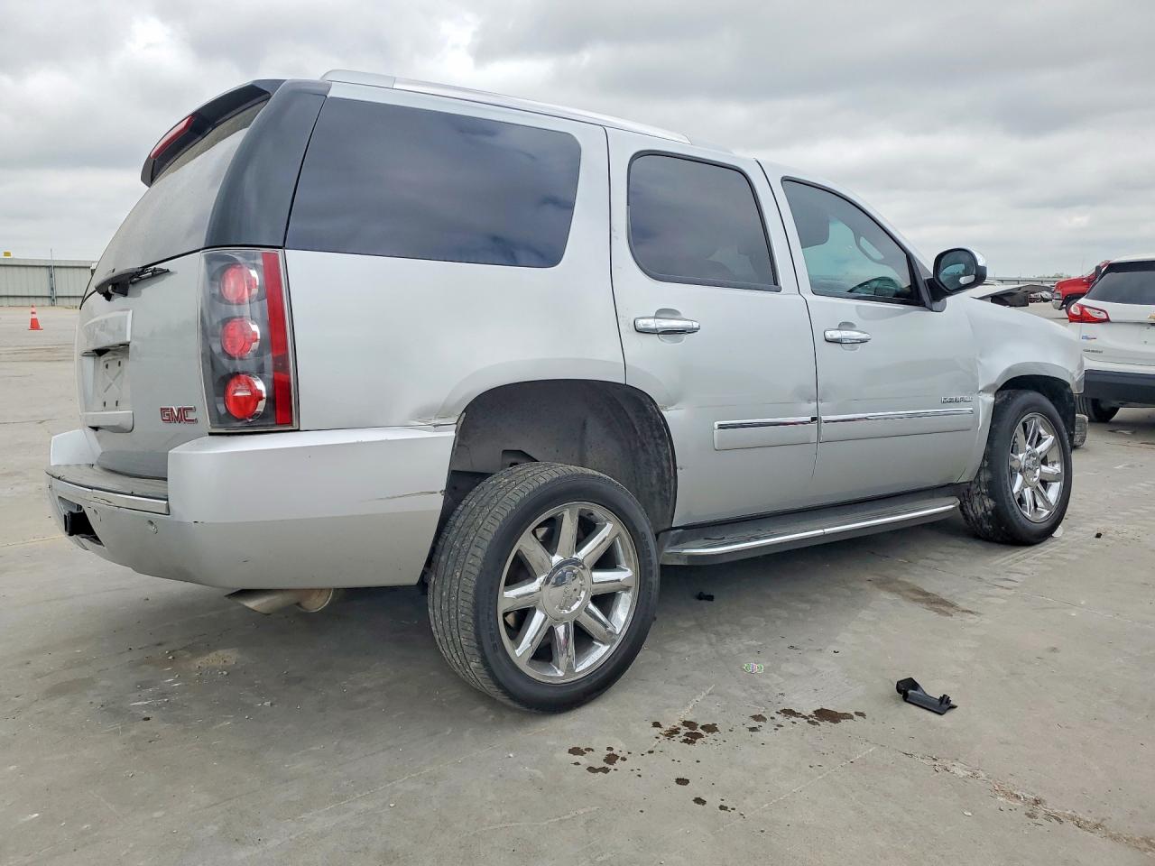 2013 Gmc Yukon Denali Silver vin: 1GKS2EEF3DR154723
