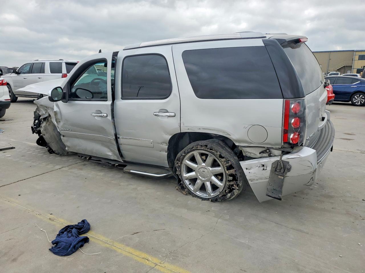 2013 Gmc Yukon Denali Silver vin: 1GKS2EEF3DR154723