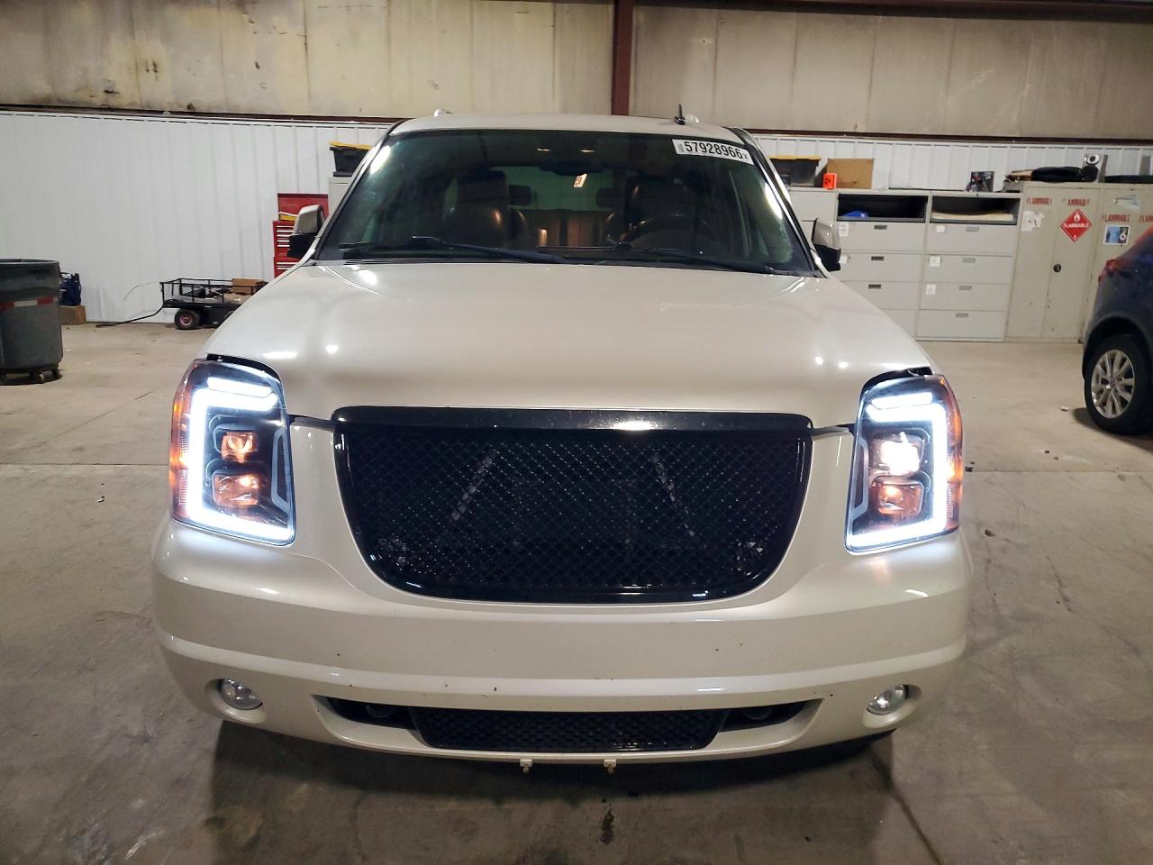 2011 Gmc Yukon Denali White vin: 1GKS2EEF4BR242676