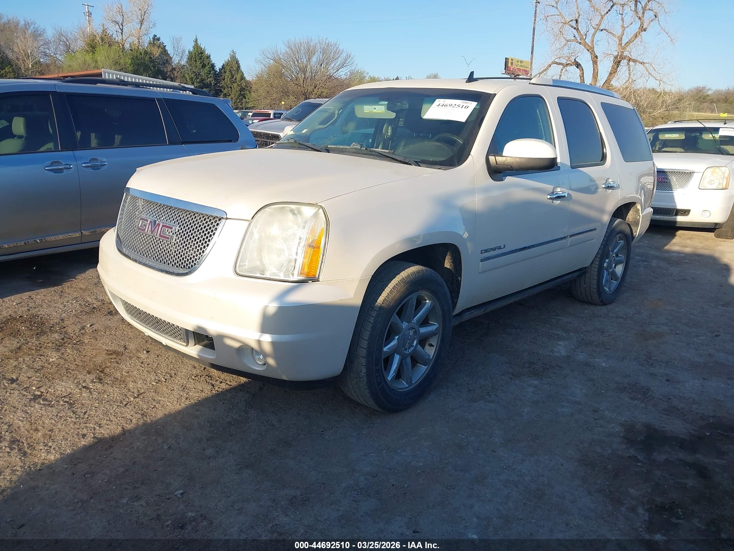 2011 Gmc Yukon Denali White vin: 1GKS2EEF4BR395543