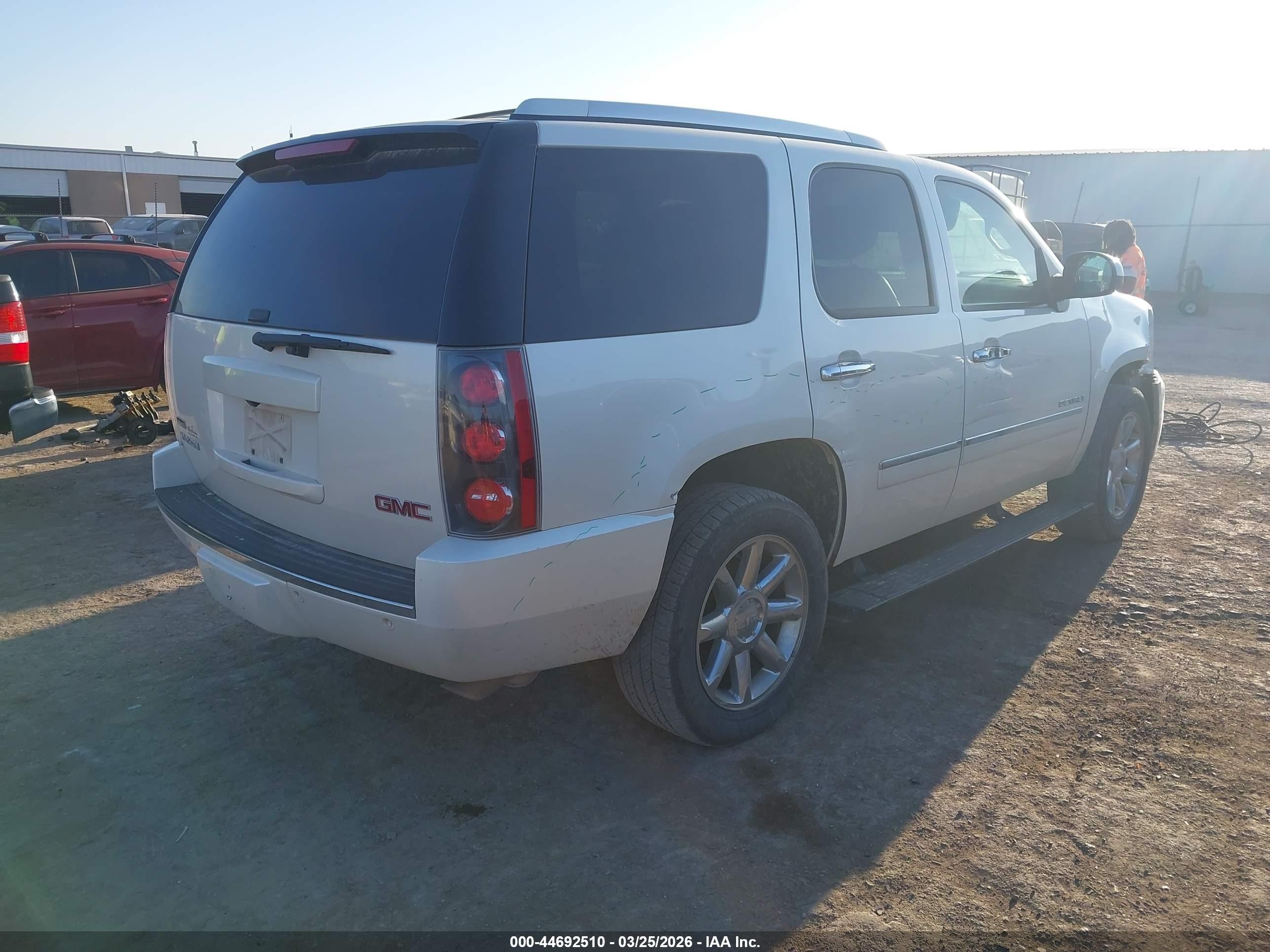 2011 Gmc Yukon Denali White vin: 1GKS2EEF4BR395543