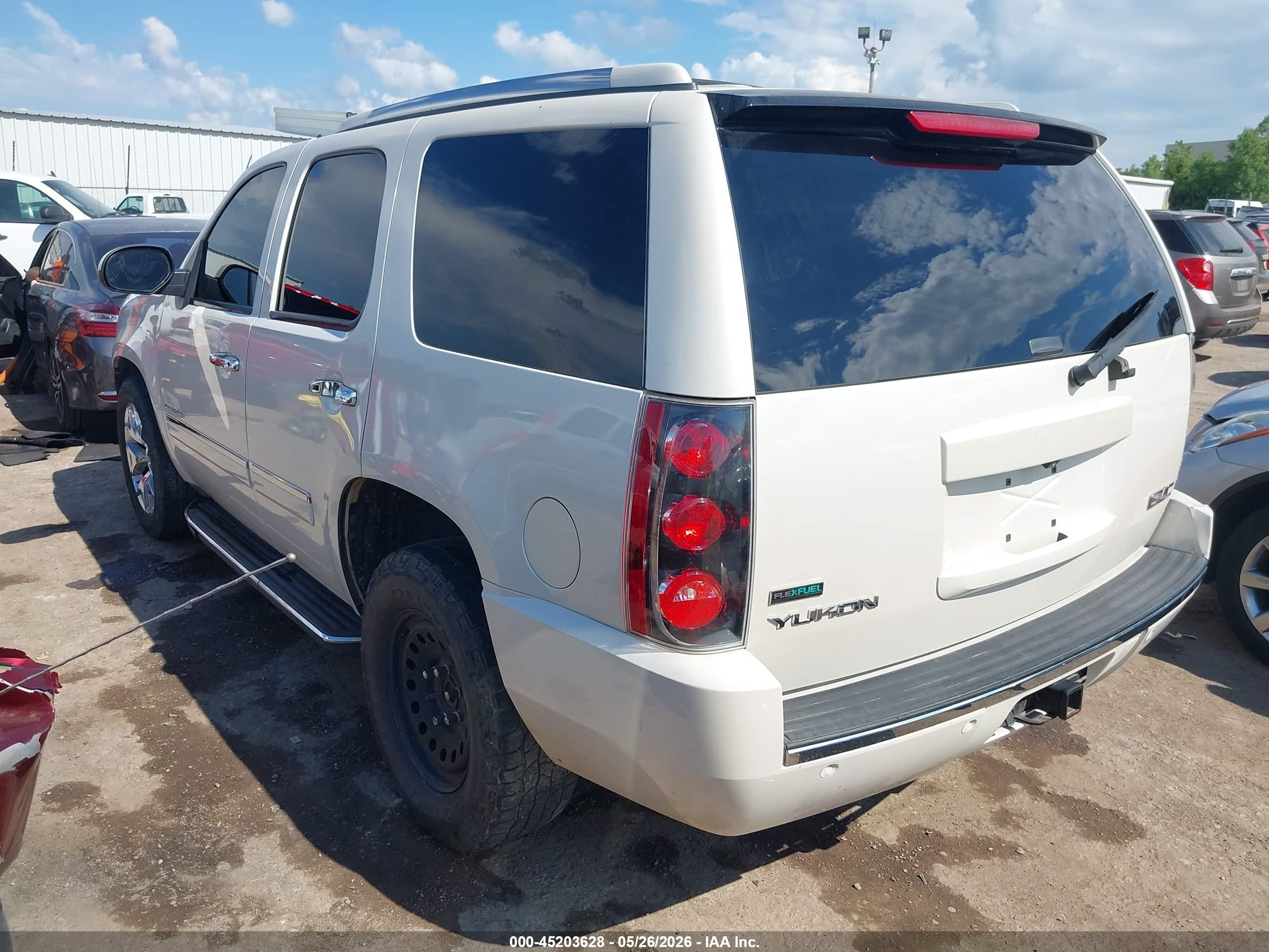 2012 Gmc Yukon Denali White vin: 1GKS2EEF4CR211459