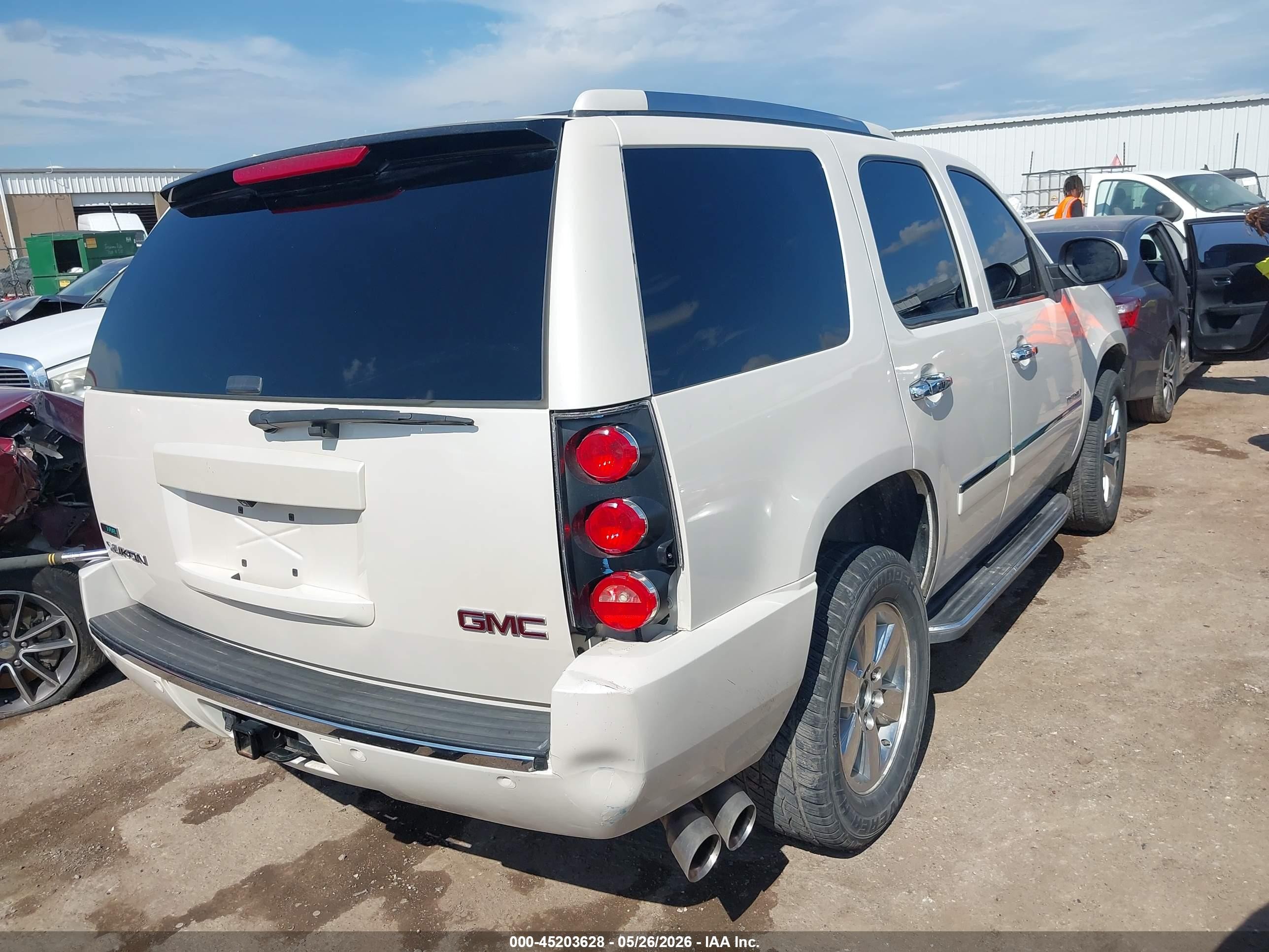 2012 Gmc Yukon Denali White vin: 1GKS2EEF4CR211459