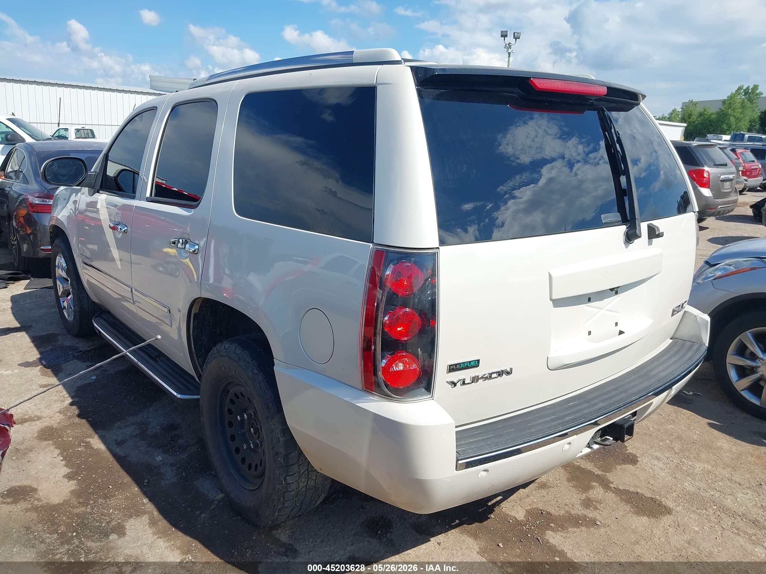 2012 Gmc Yukon Denali White vin: 1GKS2EEF4CR211459