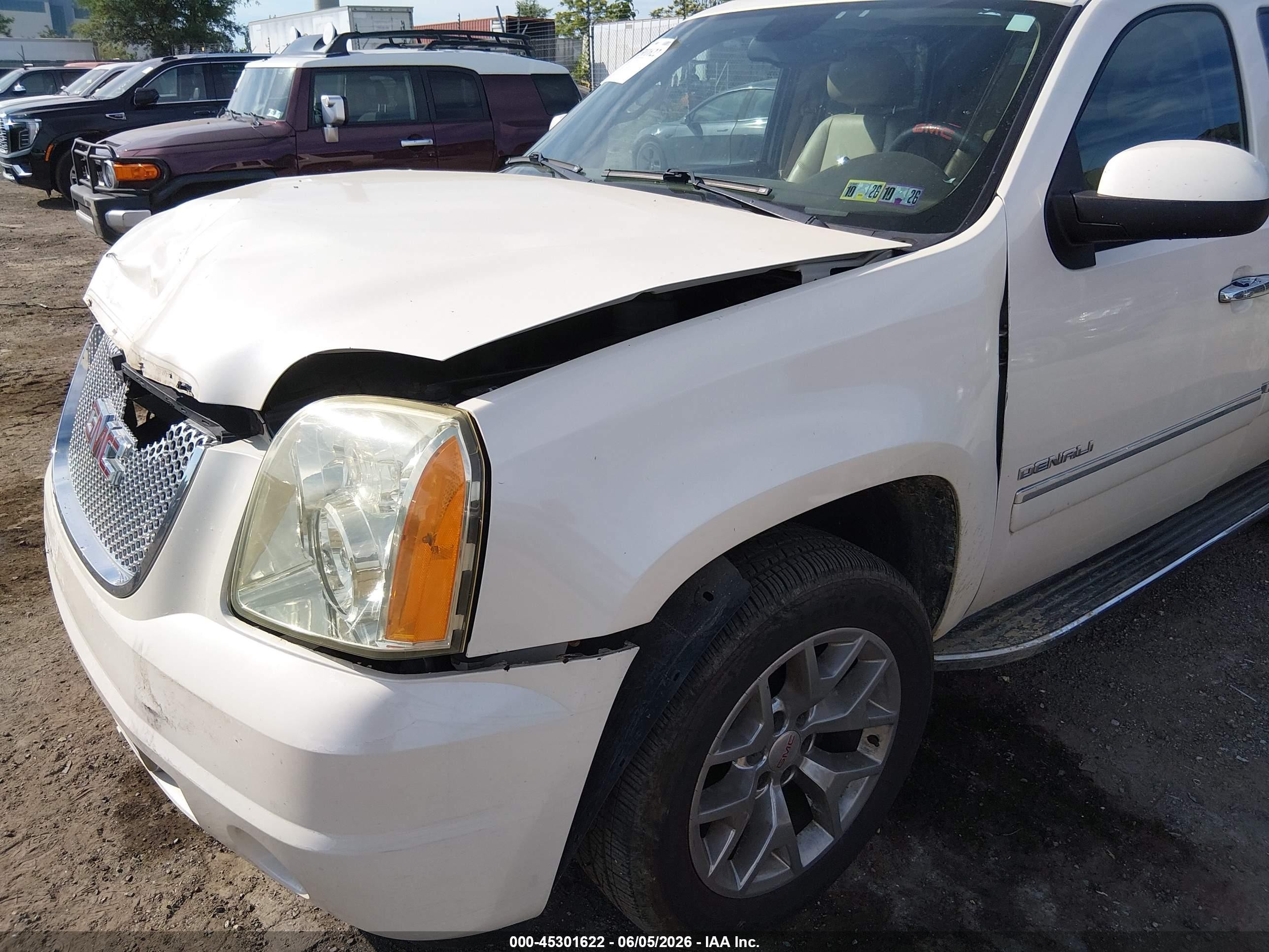 2011 Gmc Yukon Denali White vin: 1GKS2EEF5BR221058