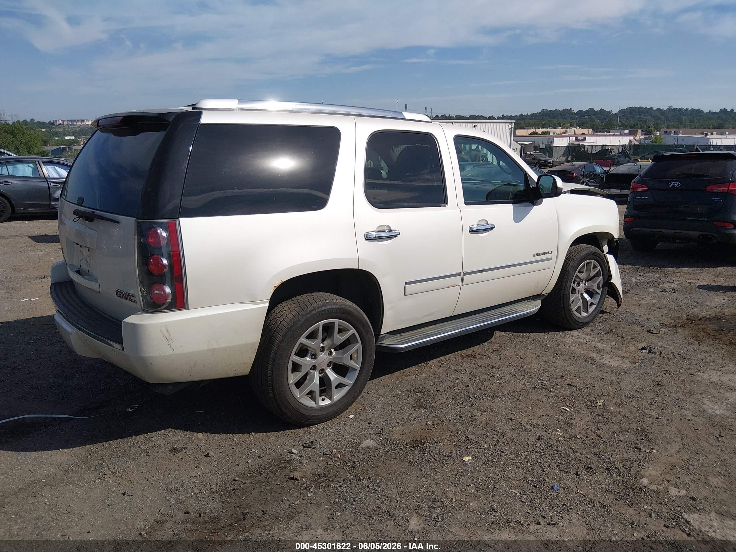 2011 Gmc Yukon Denali White vin: 1GKS2EEF5BR221058