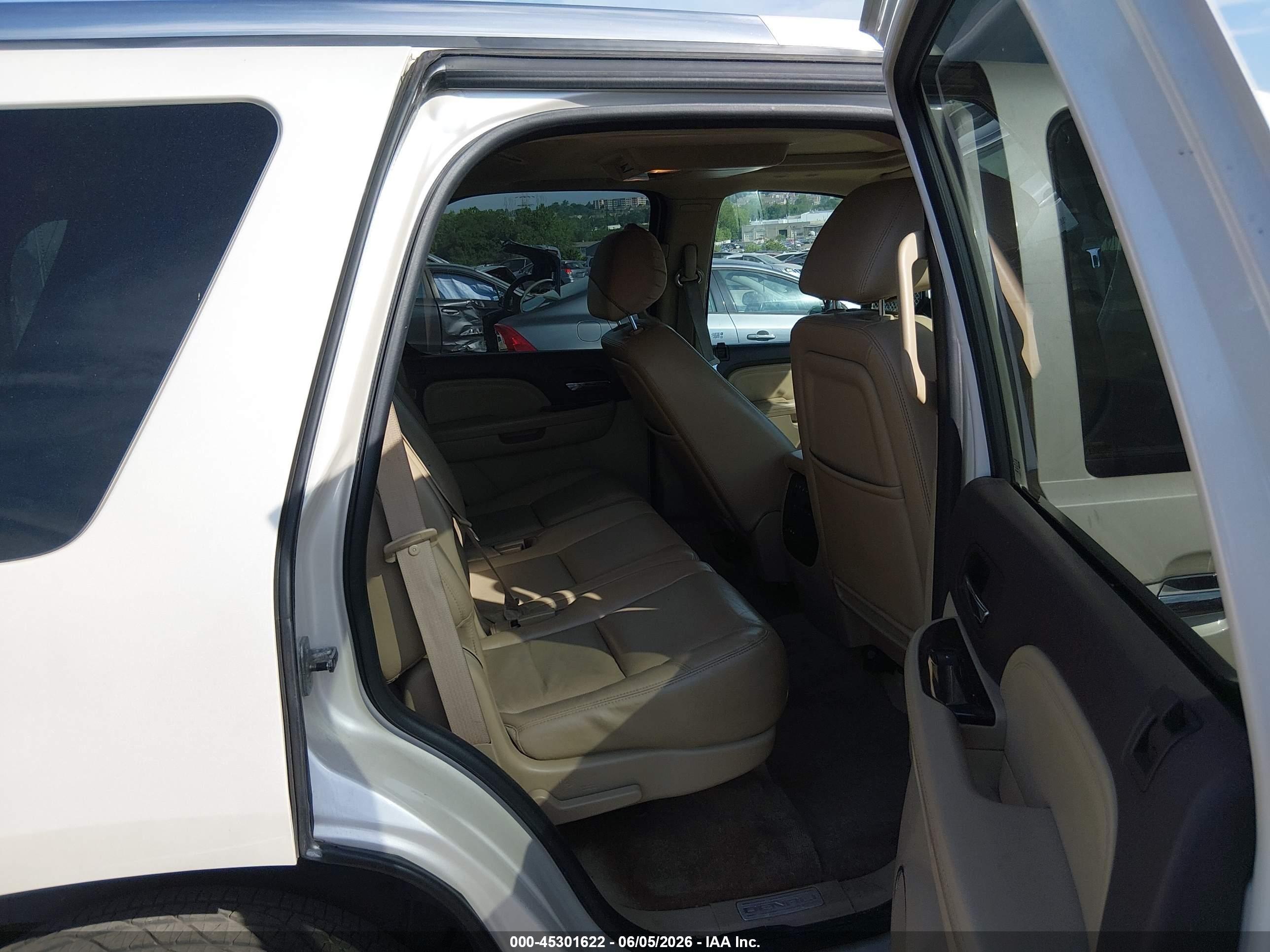 2011 Gmc Yukon Denali White vin: 1GKS2EEF5BR221058