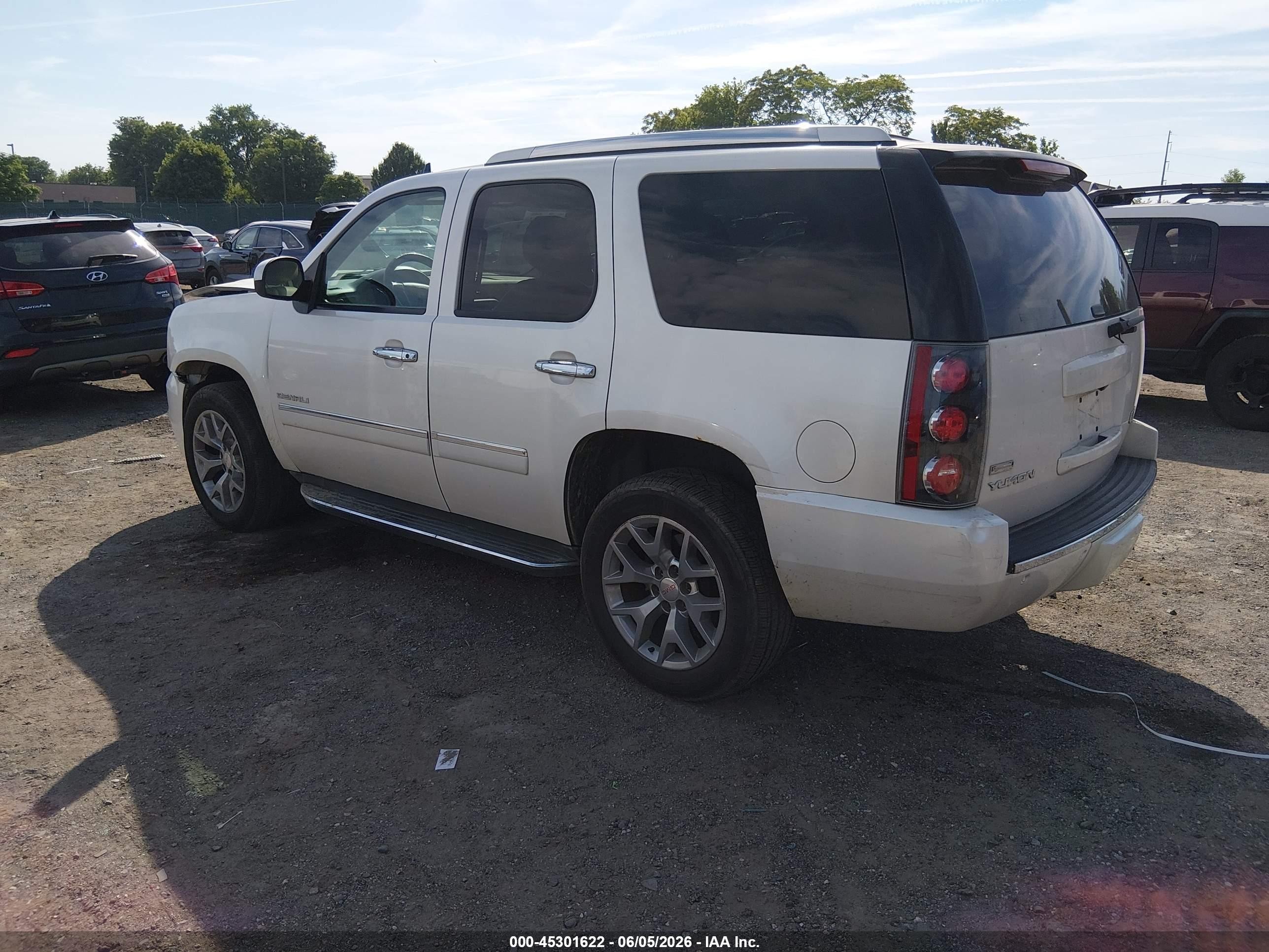 2011 Gmc Yukon Denali White vin: 1GKS2EEF5BR221058