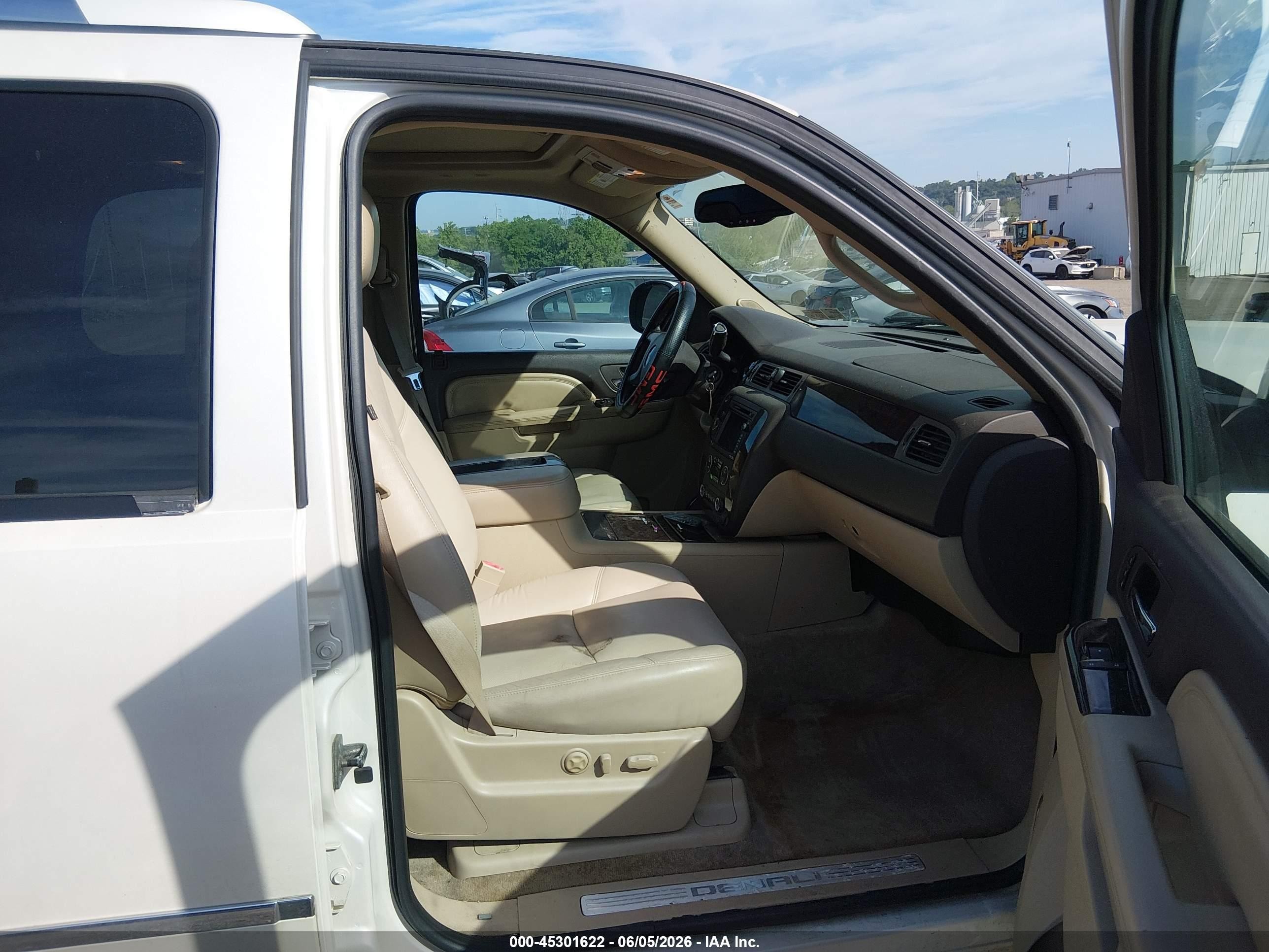 2011 Gmc Yukon Denali White vin: 1GKS2EEF5BR221058