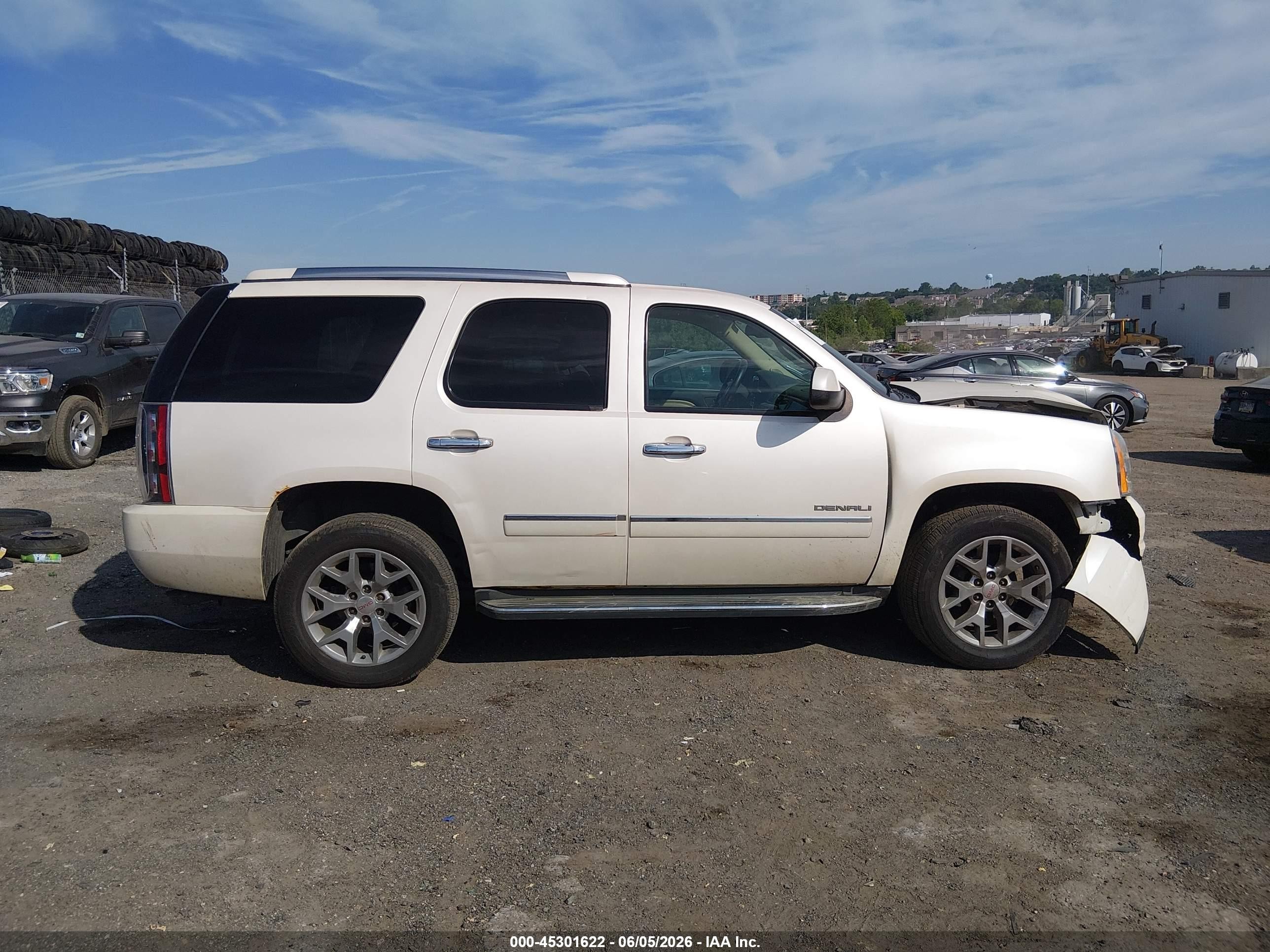 2011 Gmc Yukon Denali White vin: 1GKS2EEF5BR221058