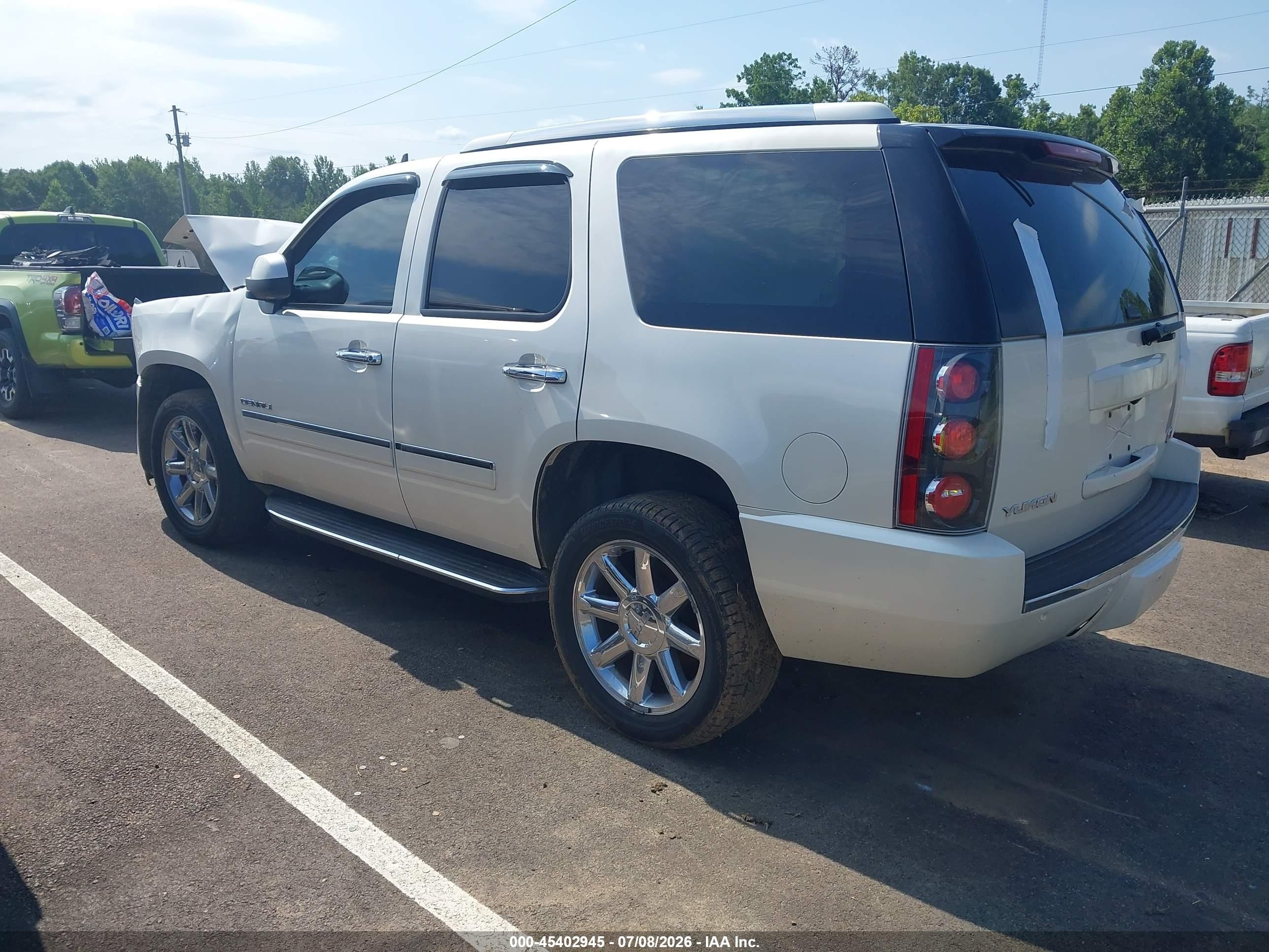 2013 Gmc Yukon Denali White vin: 1GKS2EEF5DR201167