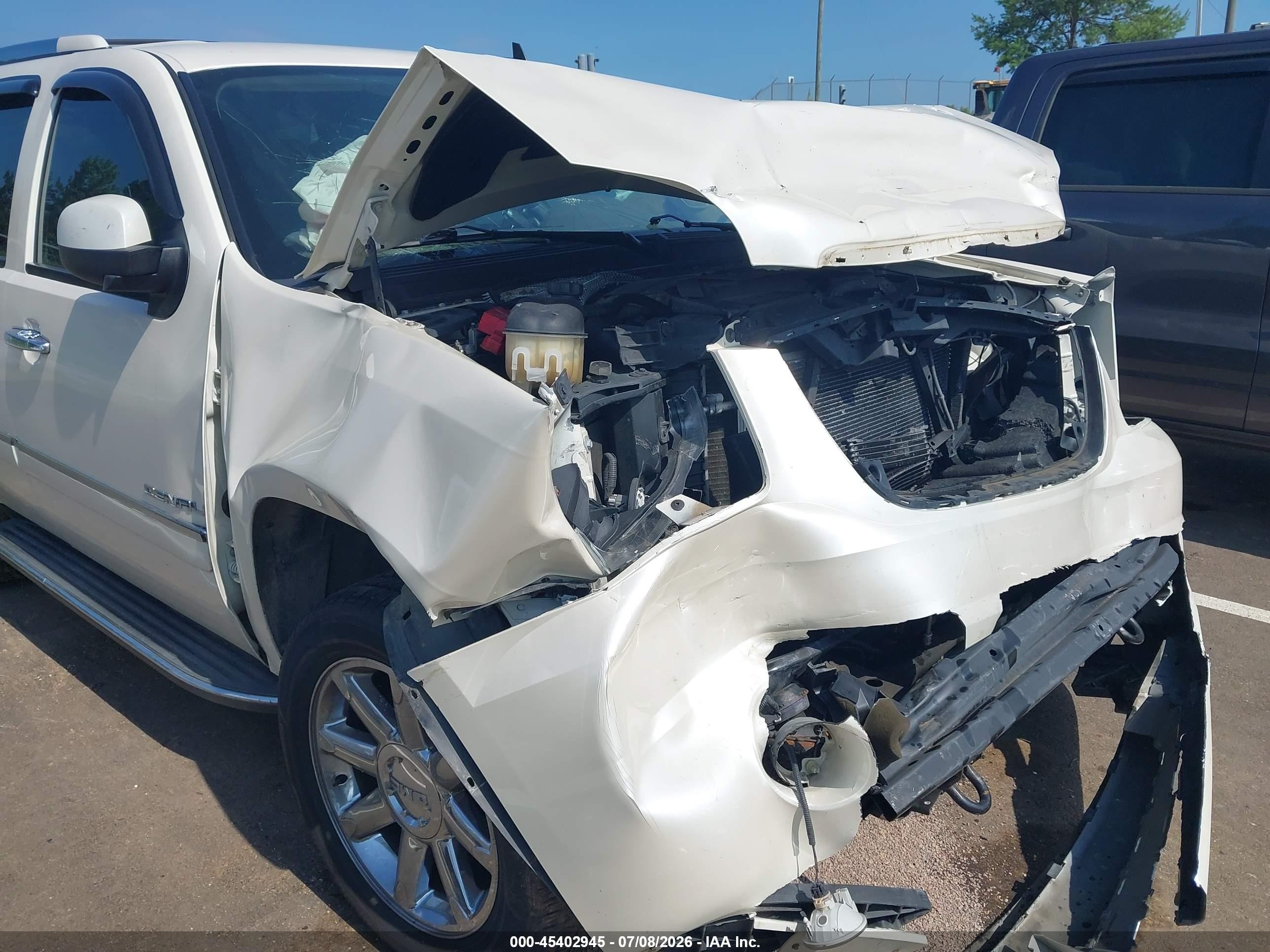 2013 Gmc Yukon Denali White vin: 1GKS2EEF5DR201167