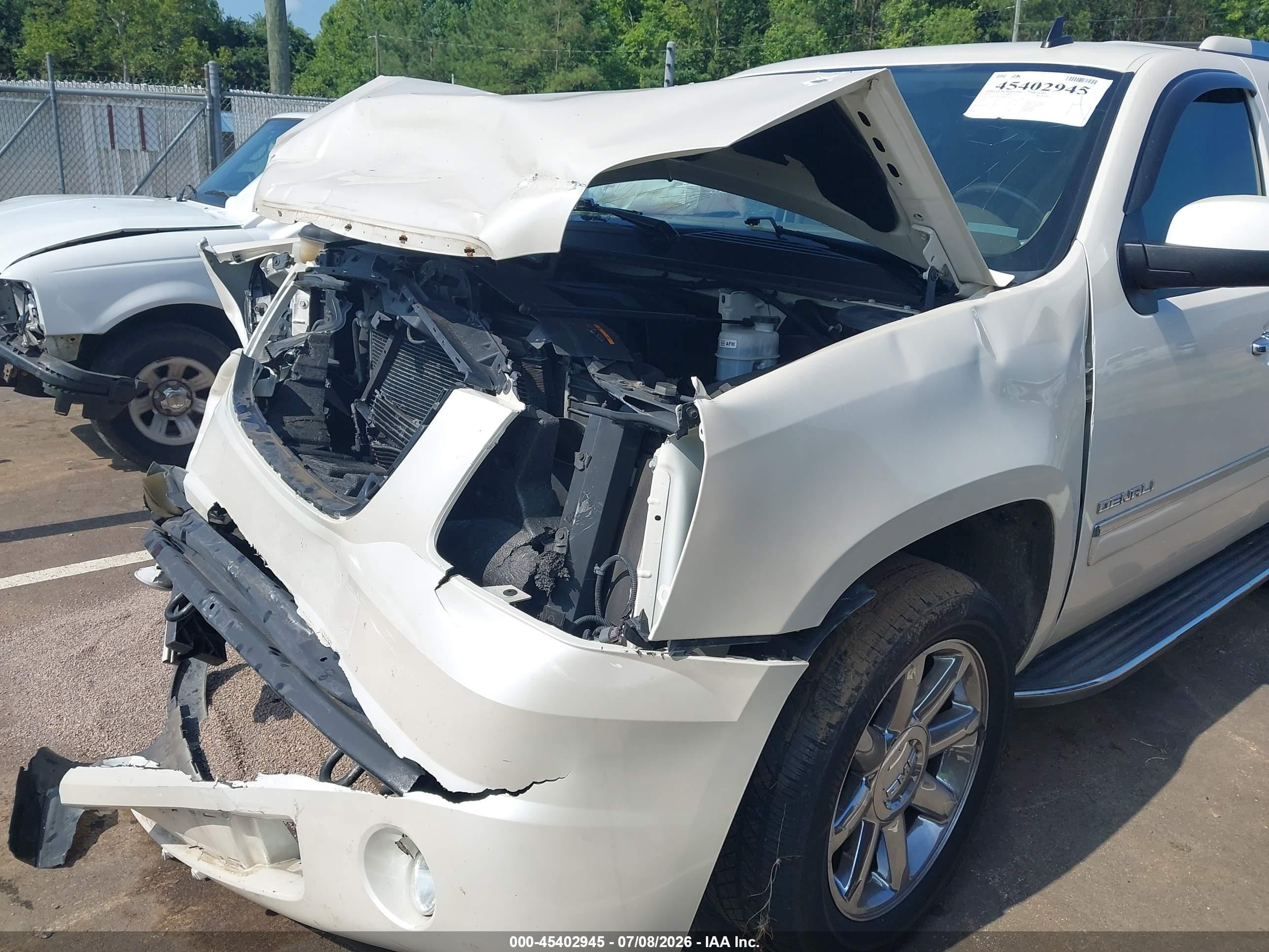 2013 Gmc Yukon Denali White vin: 1GKS2EEF5DR201167
