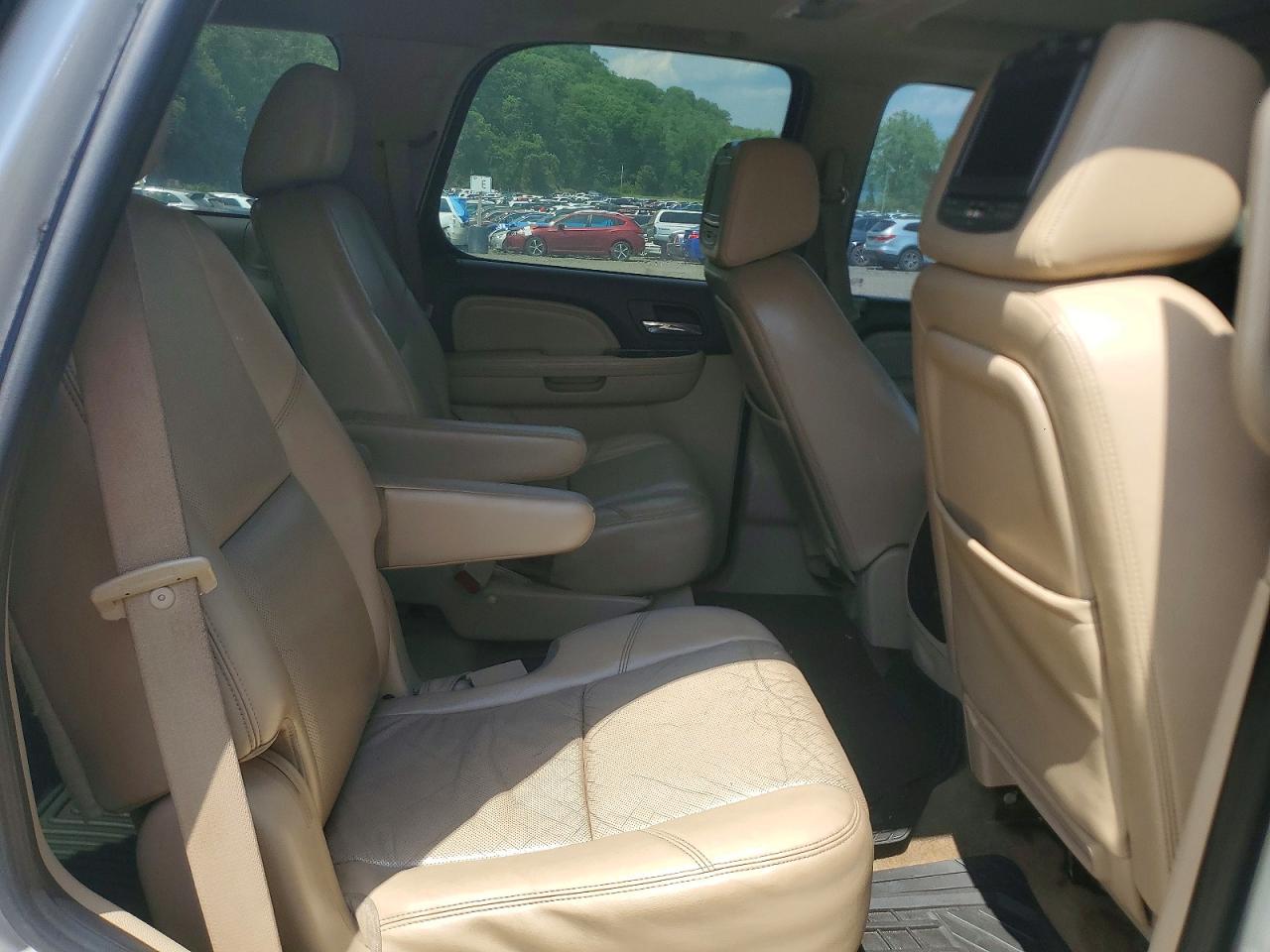 2011 Gmc Yukon Denali White vin: 1GKS2EEF6BR105870