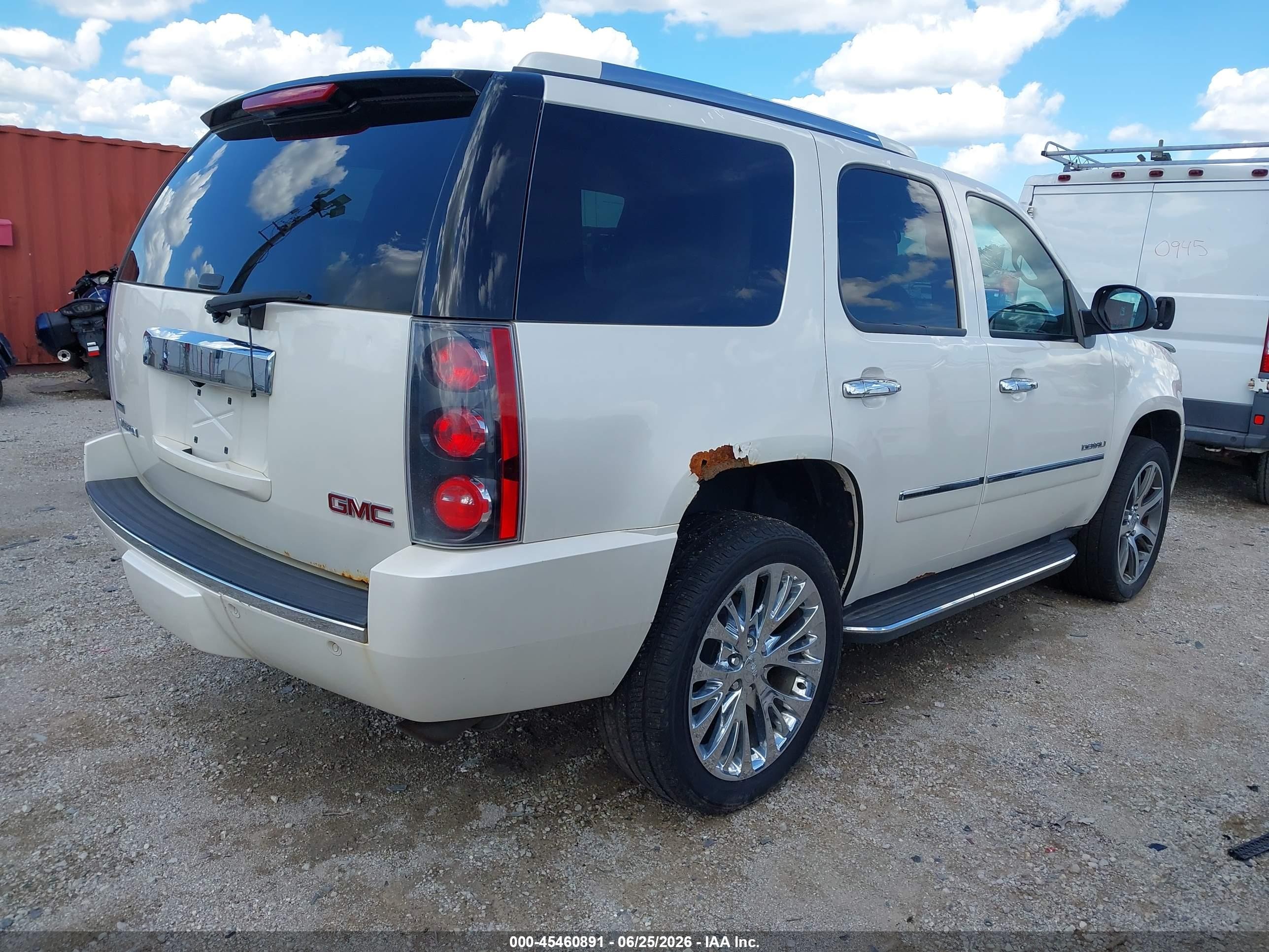 2011 Gmc Yukon Denali White vin: 1GKS2EEF6BR177720