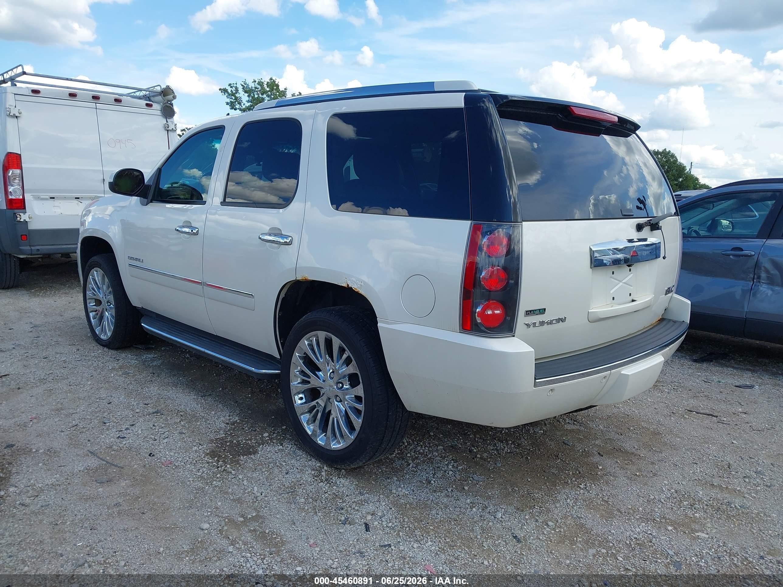 2011 Gmc Yukon Denali White vin: 1GKS2EEF6BR177720