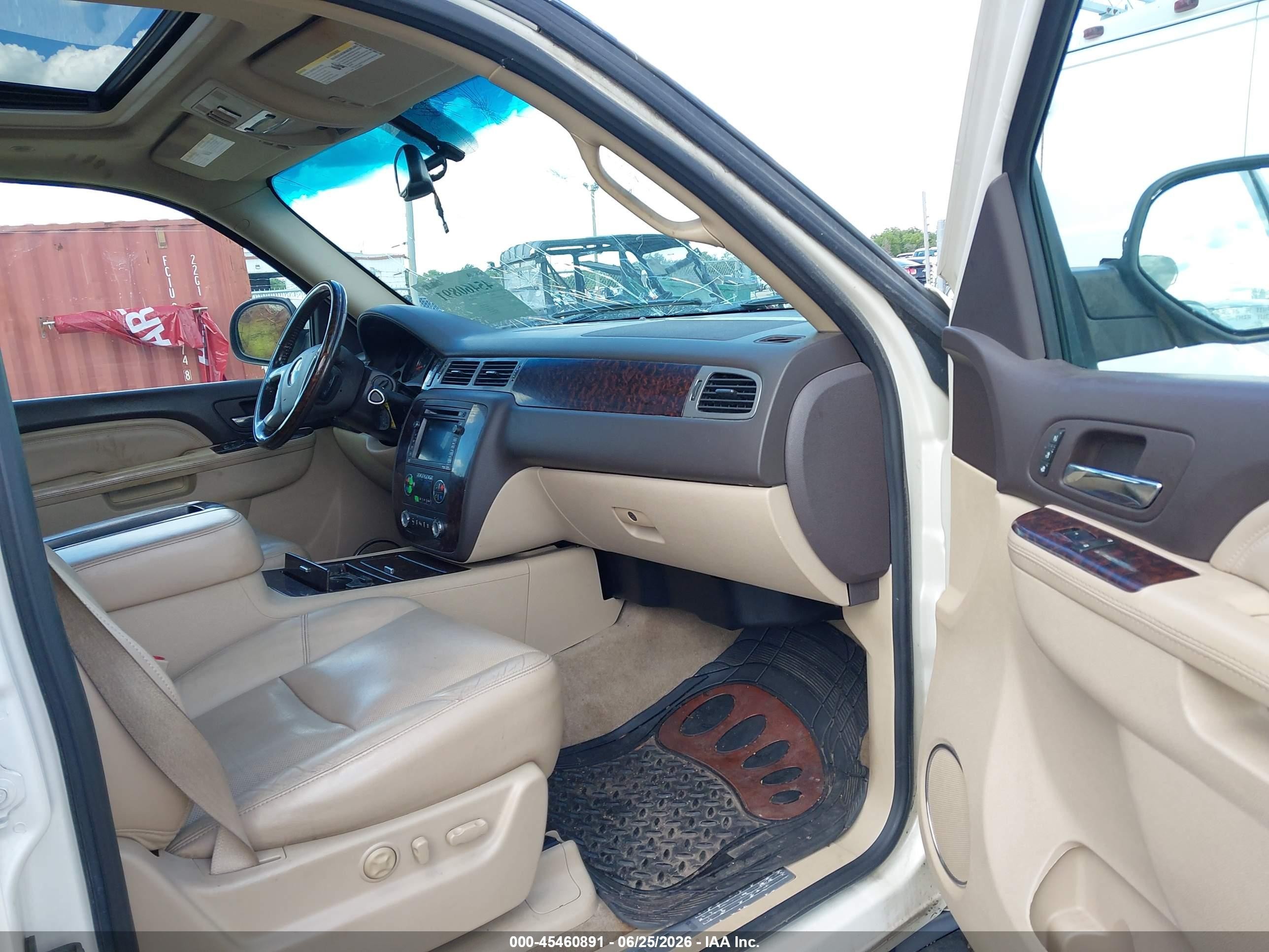 2011 Gmc Yukon Denali White vin: 1GKS2EEF6BR177720