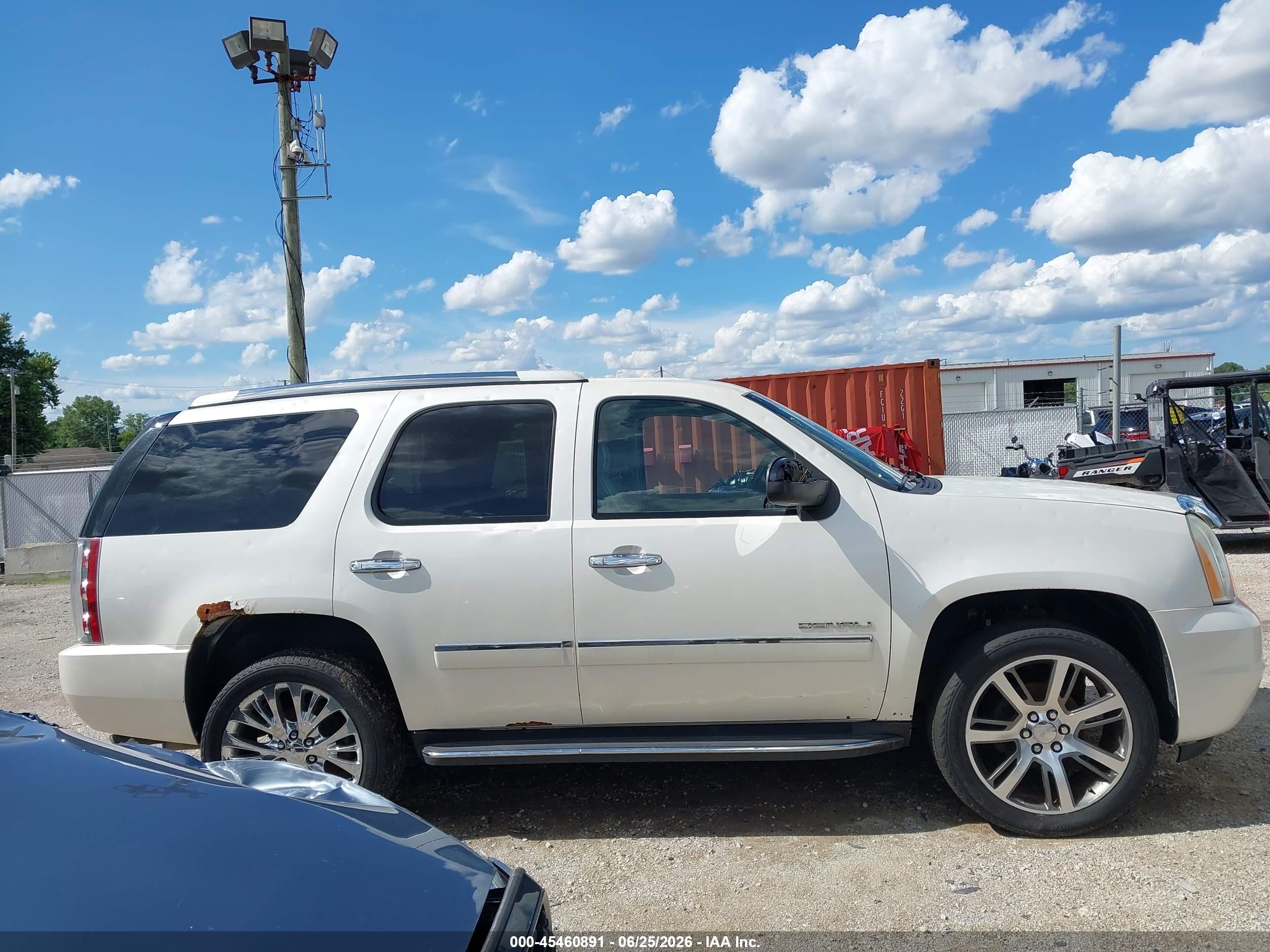 2011 Gmc Yukon Denali White vin: 1GKS2EEF6BR177720