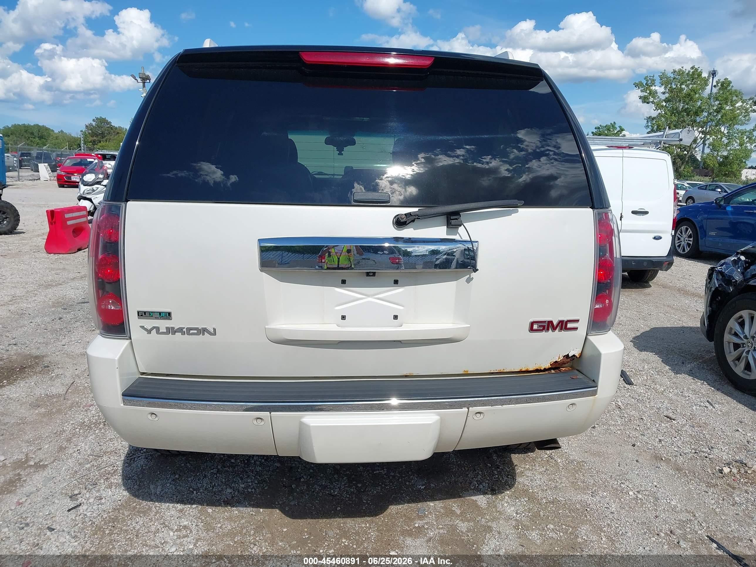 2011 Gmc Yukon Denali White vin: 1GKS2EEF6BR177720