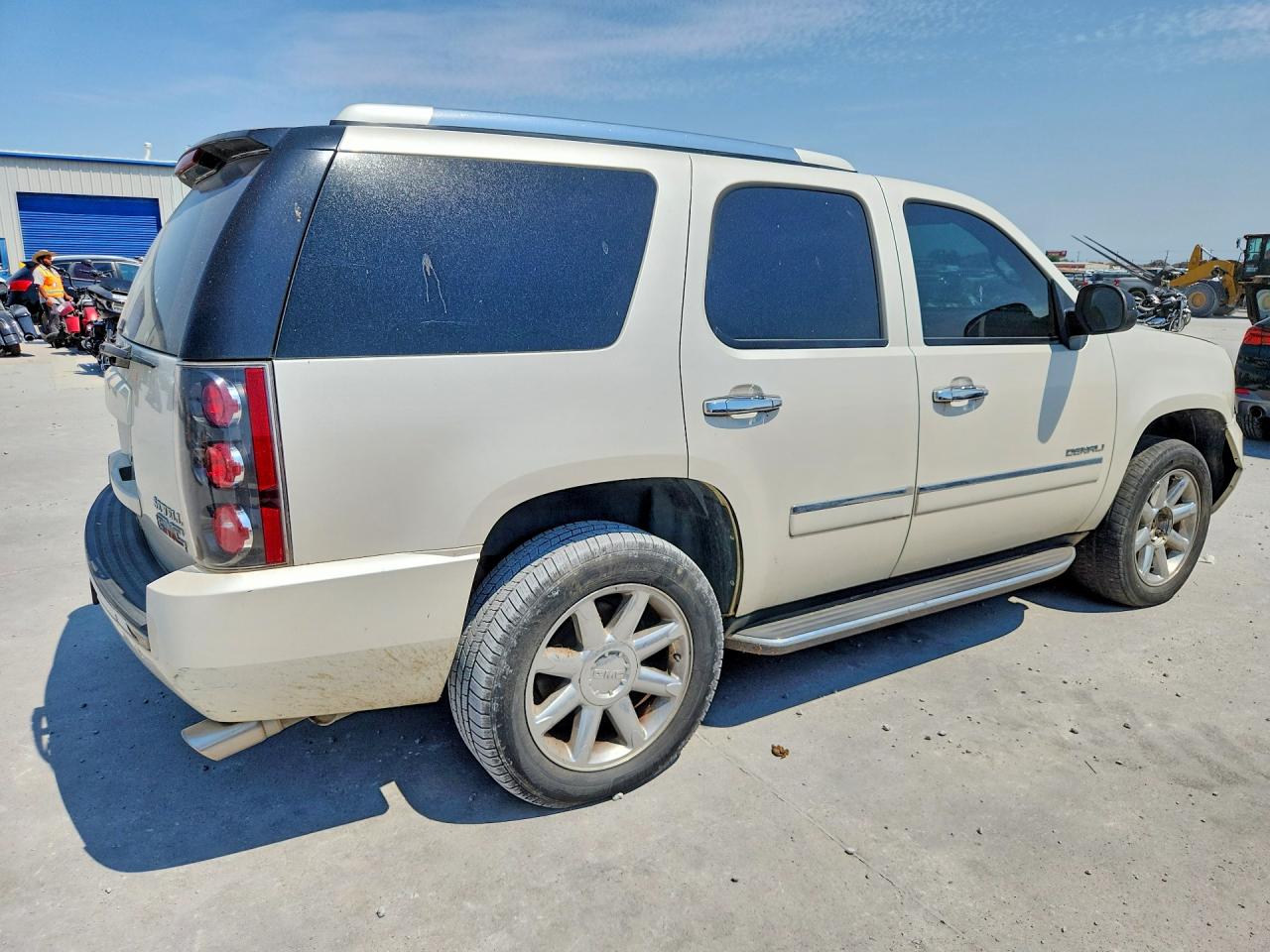 2011 Gmc Yukon Denali Beige vin: 1GKS2EEF6BR202874