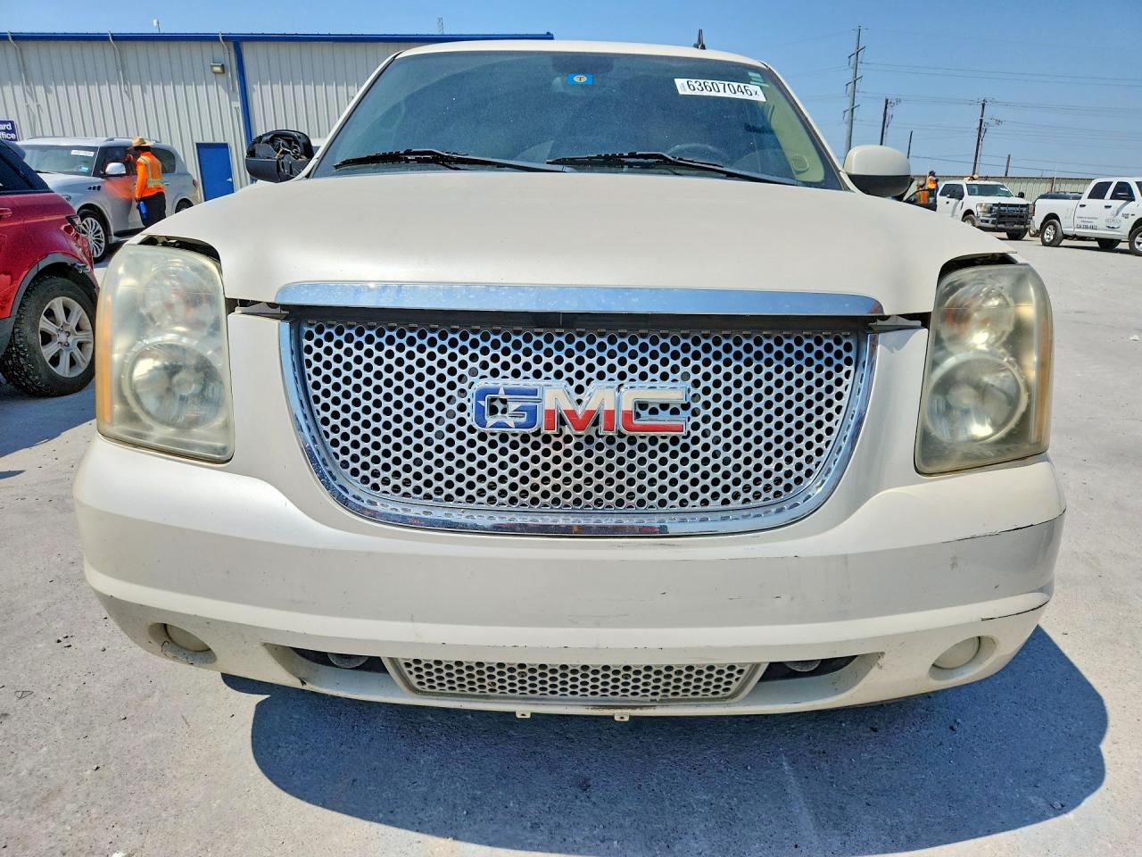 2011 Gmc Yukon Denali Beige vin: 1GKS2EEF6BR202874