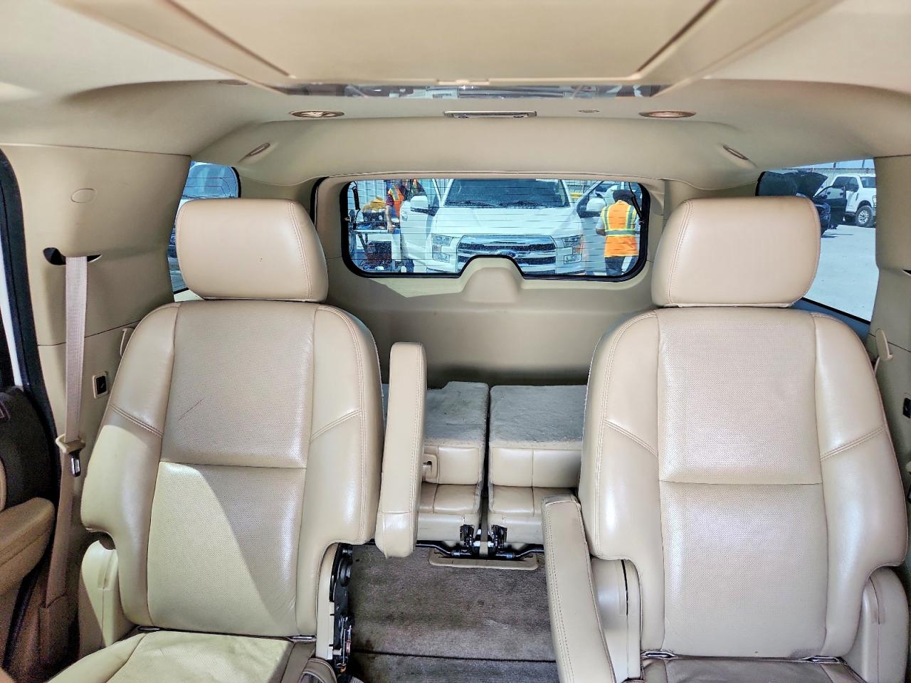 2011 Gmc Yukon Denali Beige vin: 1GKS2EEF6BR202874