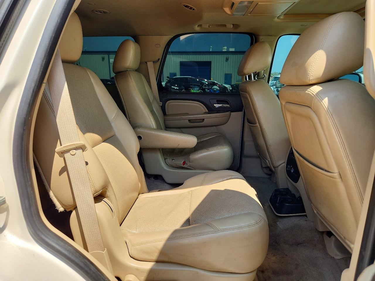 2011 Gmc Yukon Denali Beige vin: 1GKS2EEF6BR202874