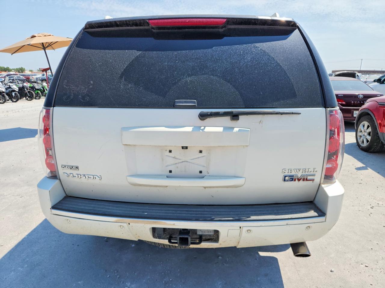 2011 Gmc Yukon Denali Beige vin: 1GKS2EEF6BR202874