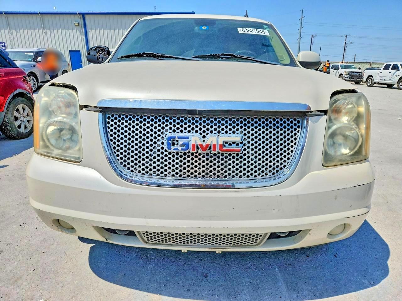 2011 Gmc Yukon Denali Beige vin: 1GKS2EEF6BR202874
