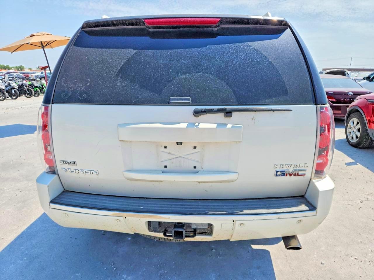 2011 Gmc Yukon Denali Beige vin: 1GKS2EEF6BR202874