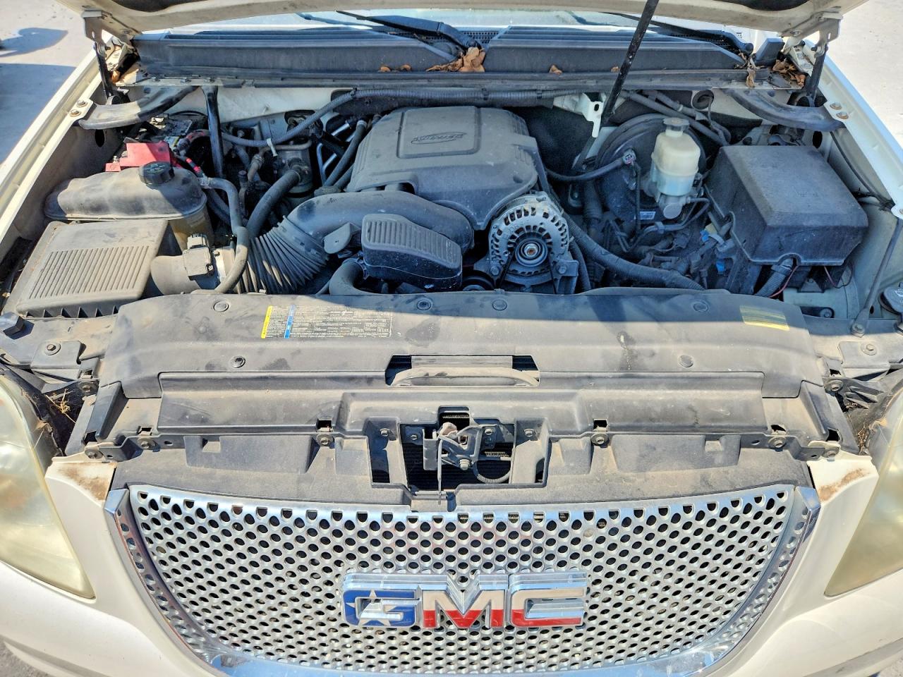 2011 Gmc Yukon Denali Beige vin: 1GKS2EEF6BR202874