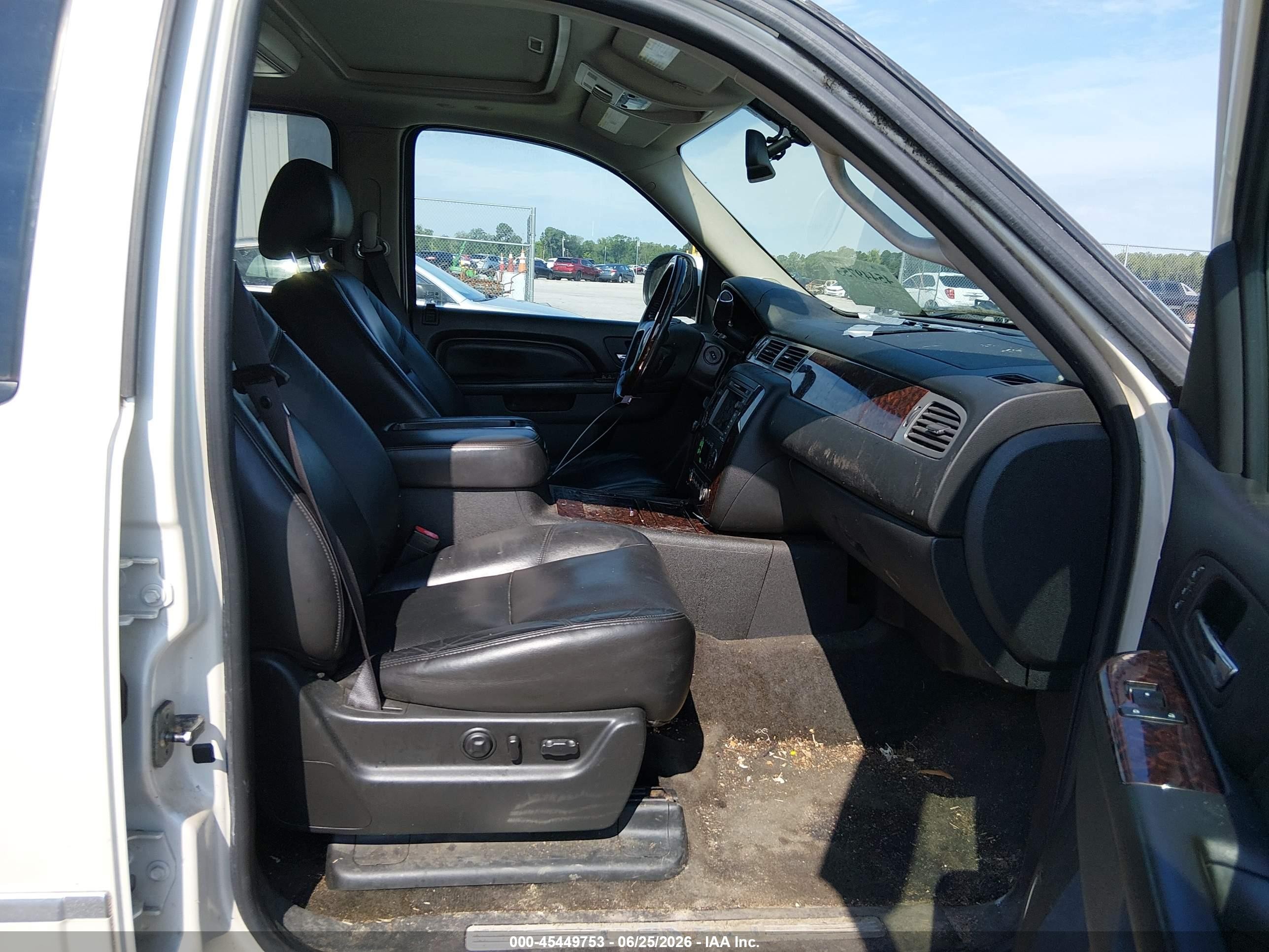 2011 Gmc Yukon Denali White vin: 1GKS2EEF6BR206830