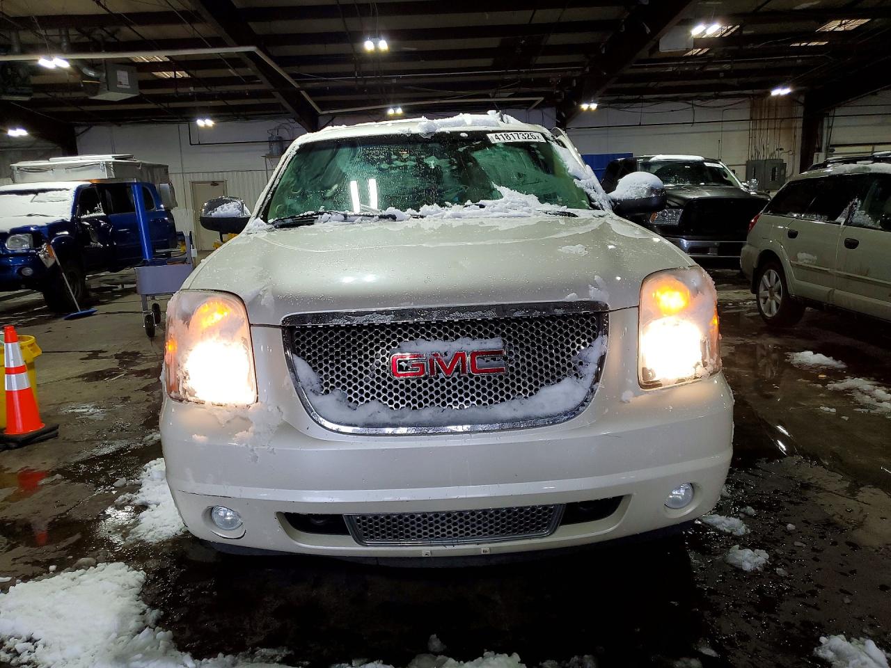 2011 Gmc Yukon Denali White vin: 1GKS2EEF6BR257308