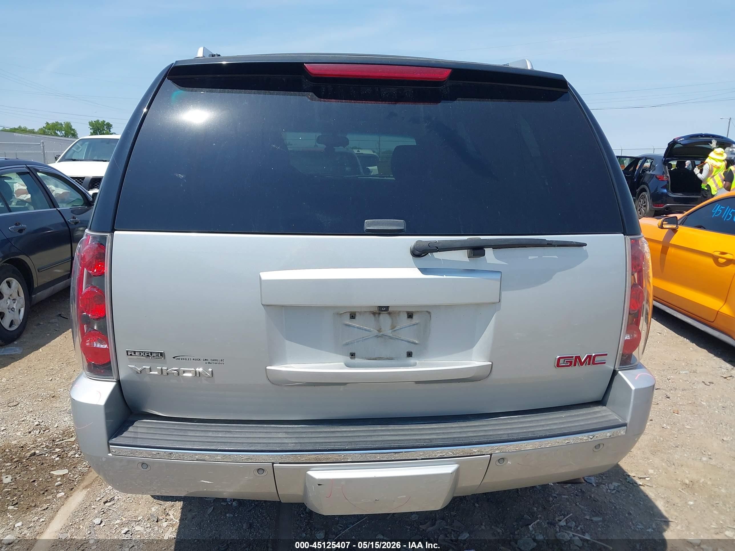 2011 Gmc Yukon Denali Silver vin: 1GKS2EEF6BR292530