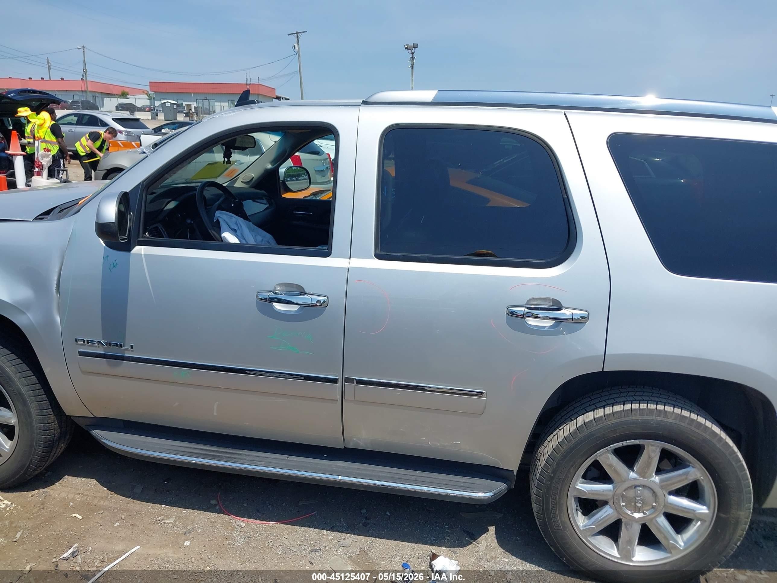 2011 Gmc Yukon Denali Silver vin: 1GKS2EEF6BR292530