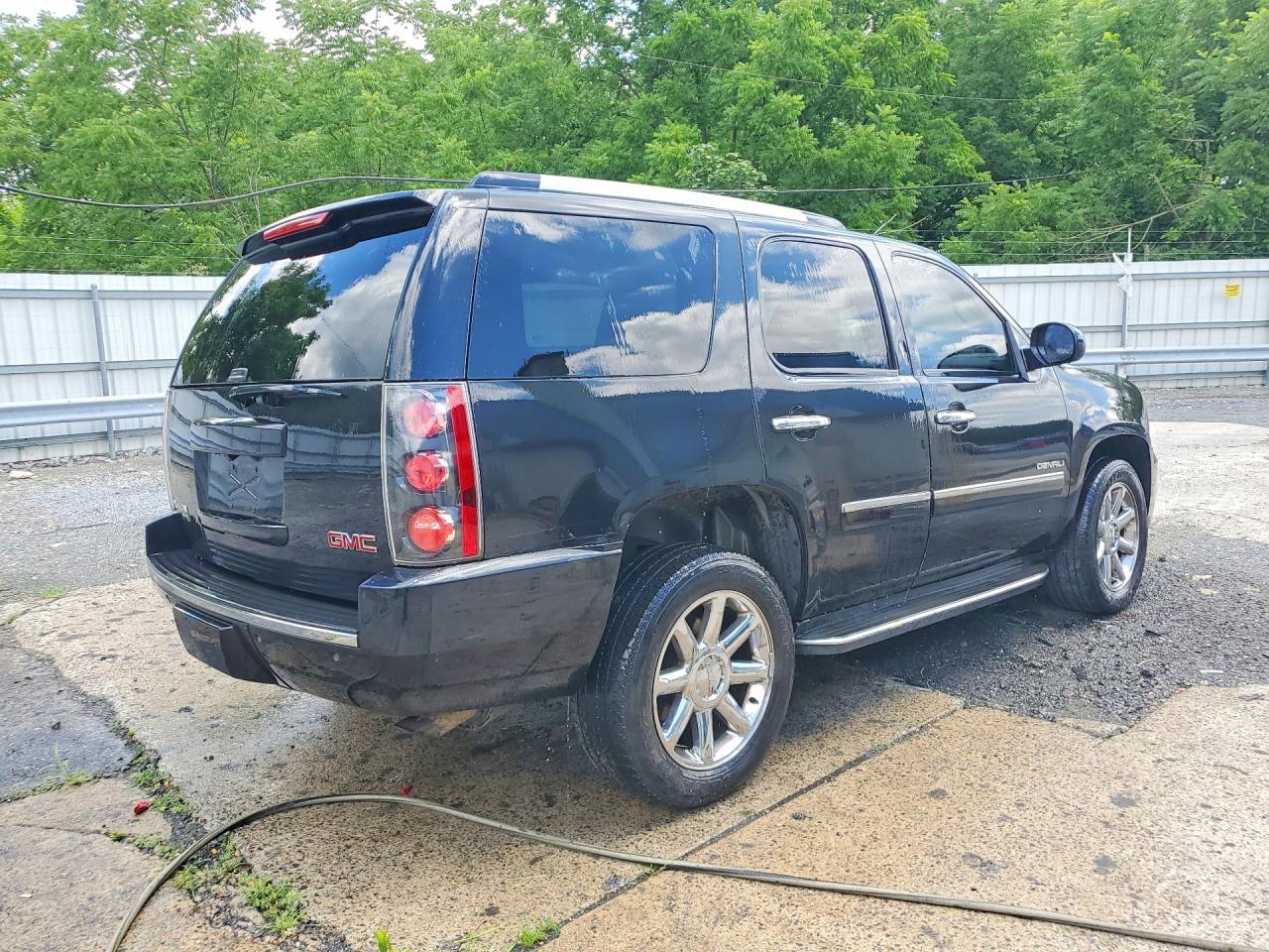 2011 Gmc Yukon Denali Black vin: 1GKS2EEF6BR340124