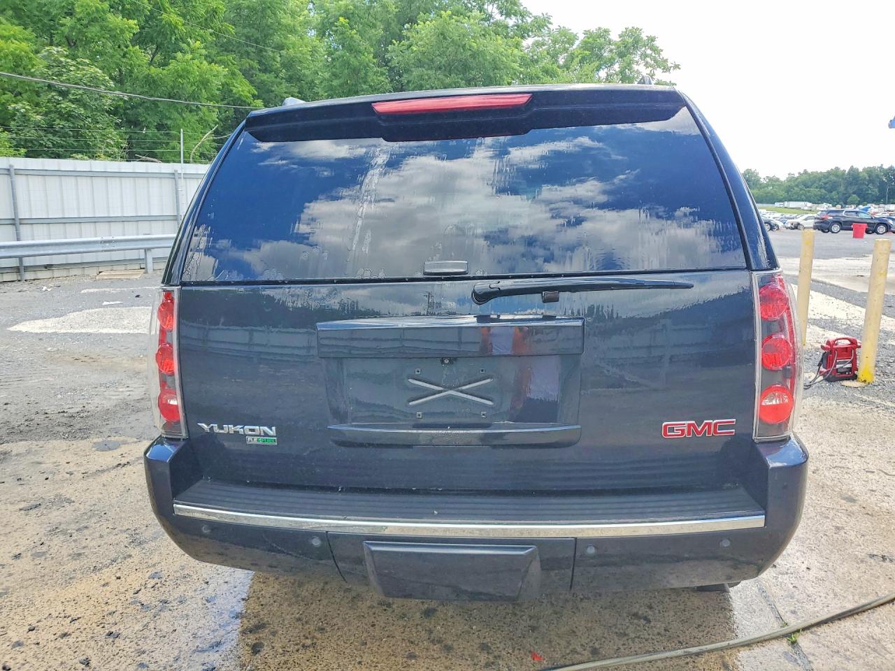 2011 Gmc Yukon Denali Black vin: 1GKS2EEF6BR340124