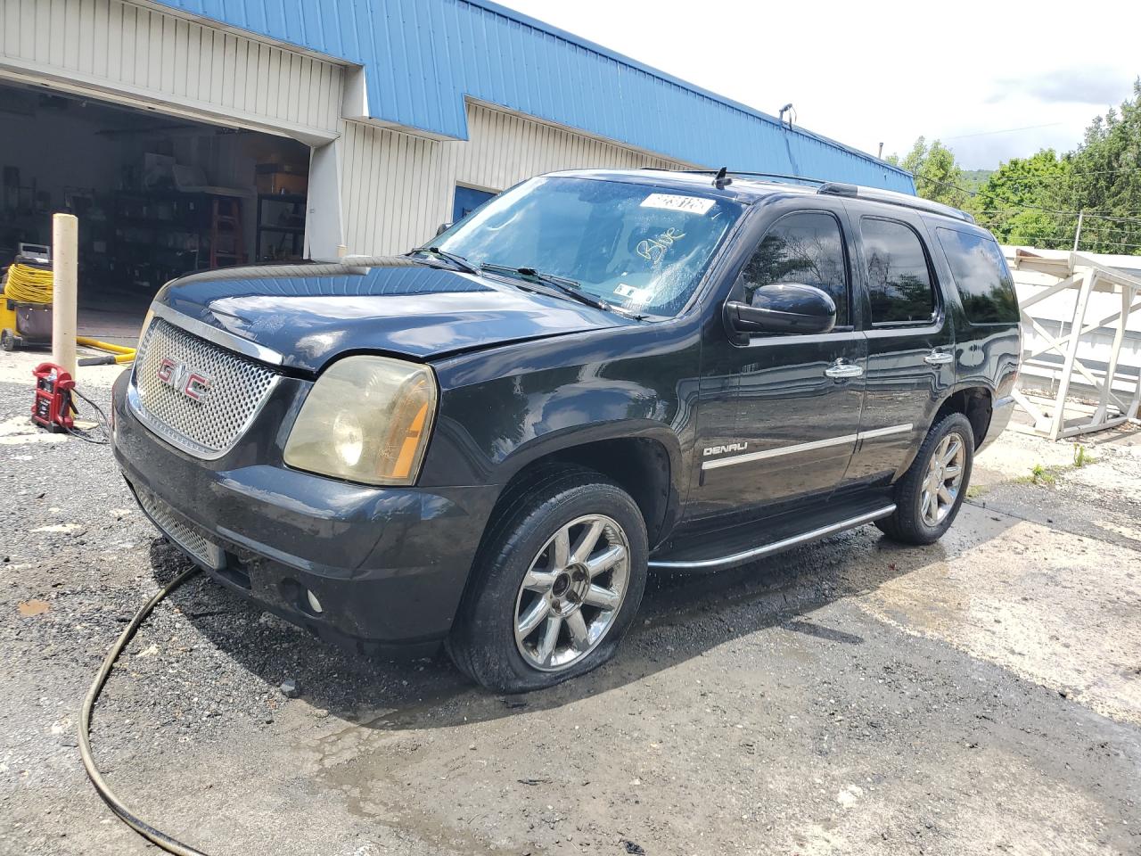 2011 Gmc Yukon Denali Black vin: 1GKS2EEF6BR340124 Damage: Left Front Center Cap, Missing, Replacement Required