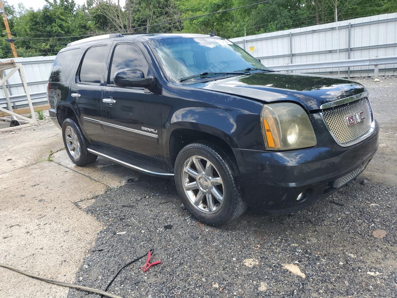 2011 Gmc Yukon Denali Black vin: 1GKS2EEF6BR340124 Damage: Right Front Door, Chipped, 2