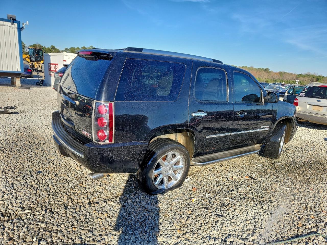 2011 Gmc Yukon Denali Black vin: 1GKS2EEF6BR375746