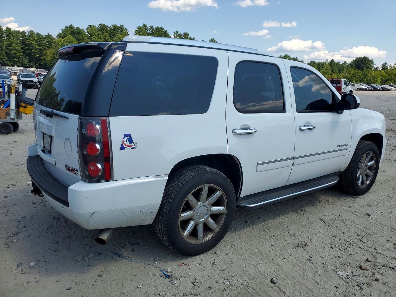 2012 Gmc Yukon Denali White vin: 1GKS2EEF6CR314737