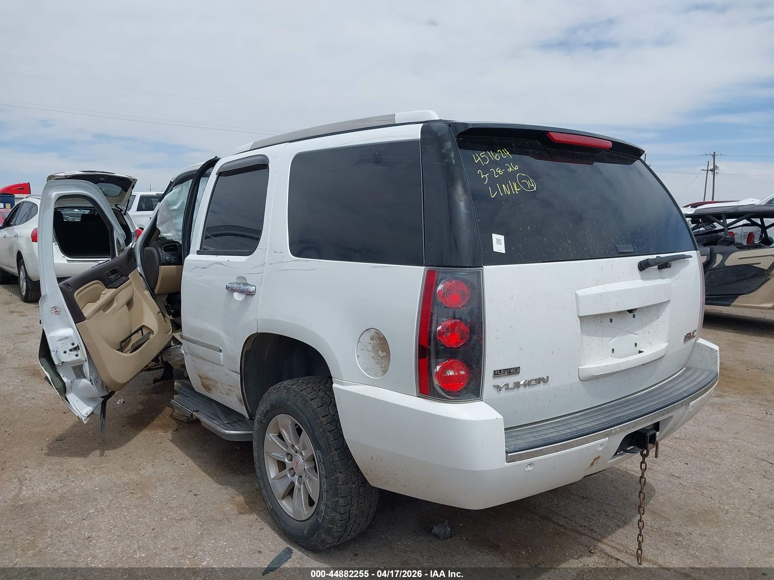 2011 Gmc Yukon Denali White vin: 1GKS2EEF7BR185843
