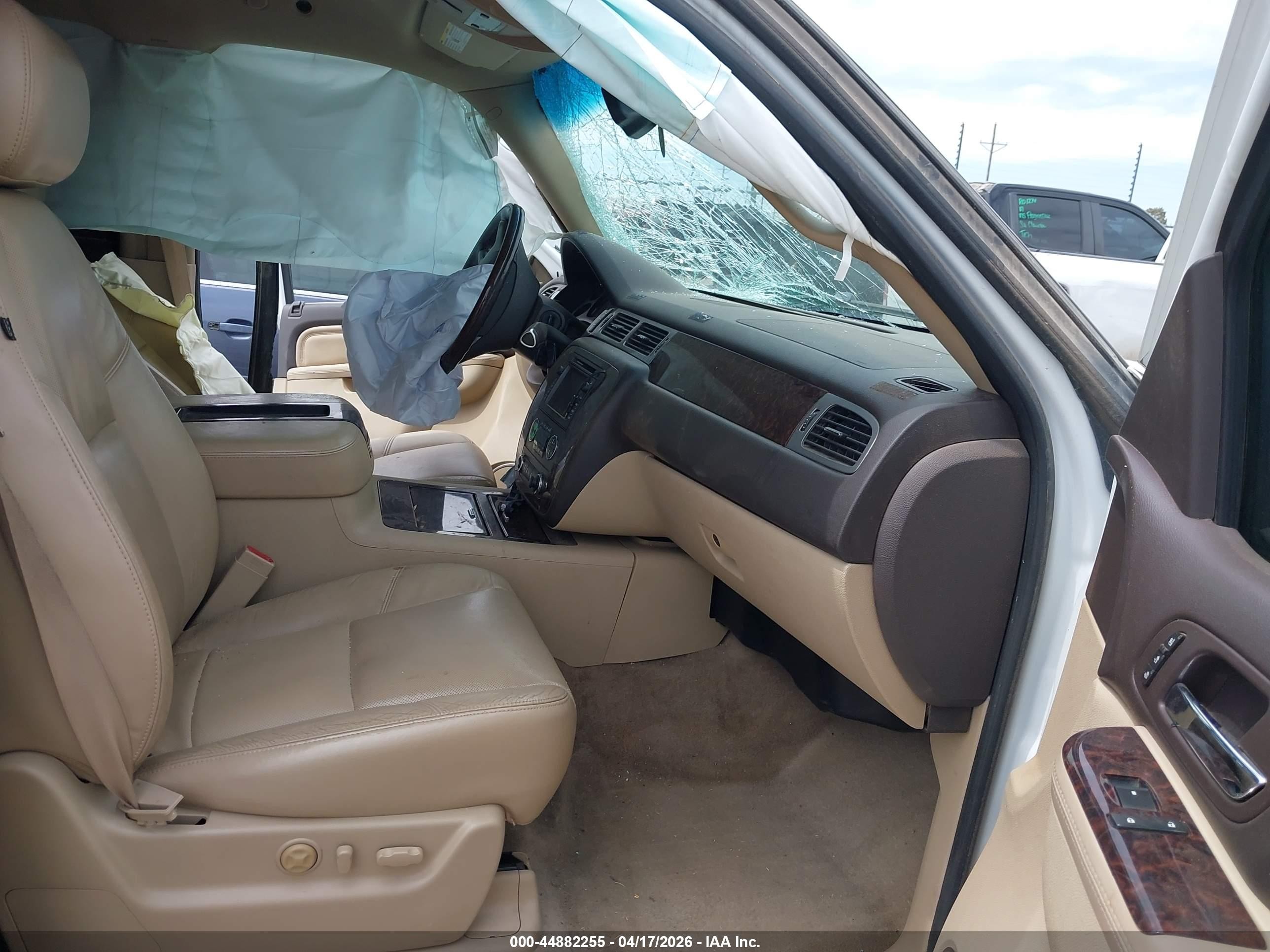 2011 Gmc Yukon Denali White vin: 1GKS2EEF7BR185843