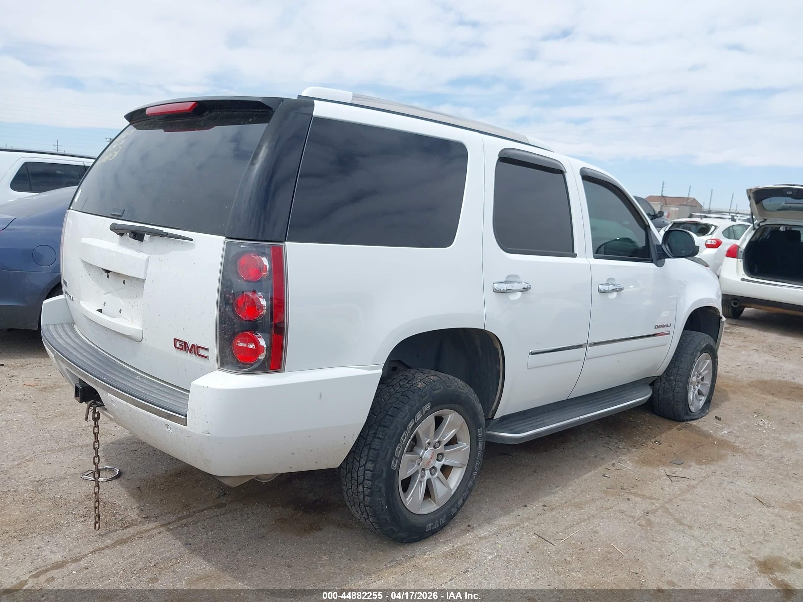 2011 Gmc Yukon Denali White vin: 1GKS2EEF7BR185843