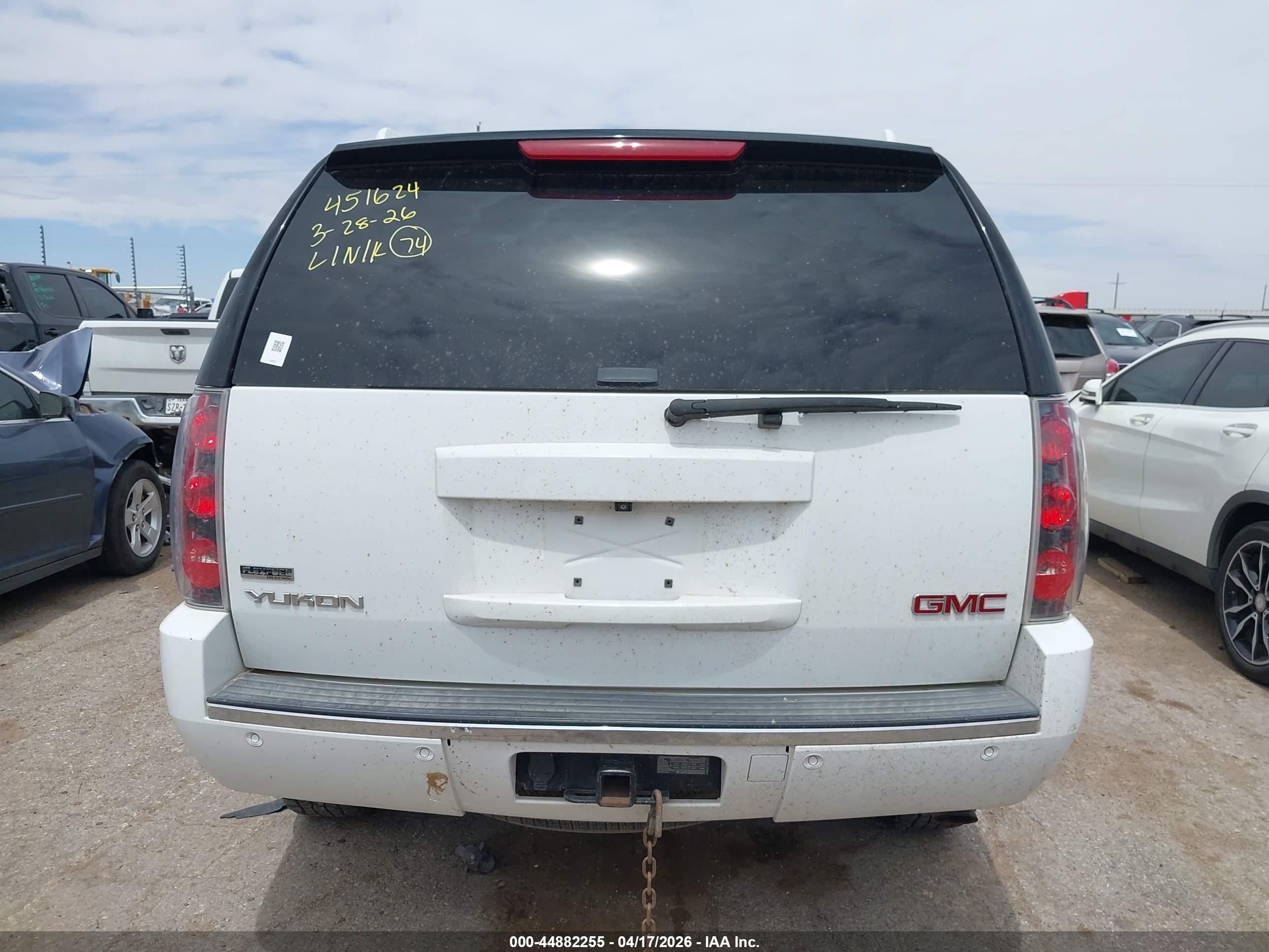 2011 Gmc Yukon Denali White vin: 1GKS2EEF7BR185843
