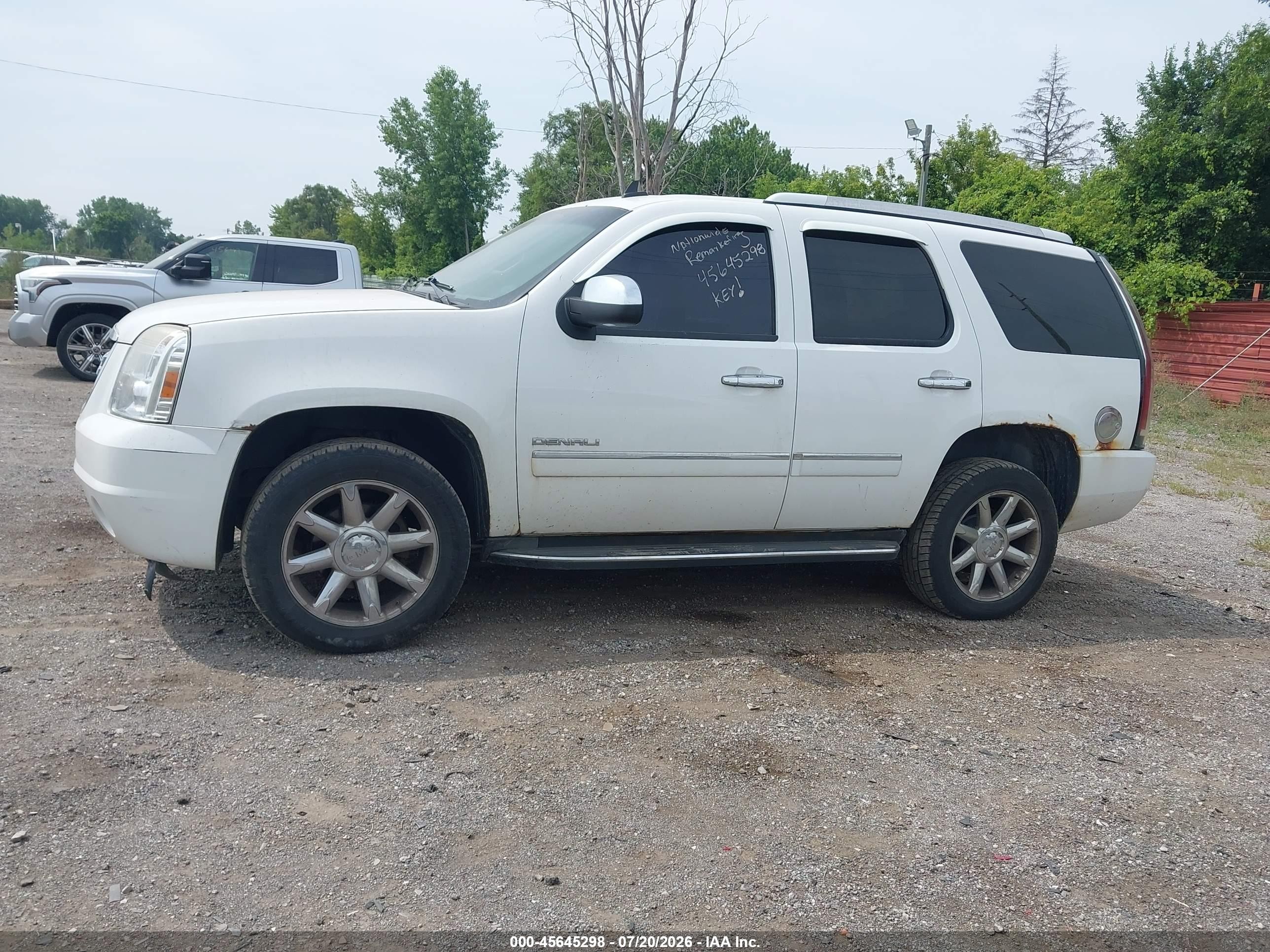 2011 Gmc Yukon Denali White vin: 1GKS2EEF7BR252215